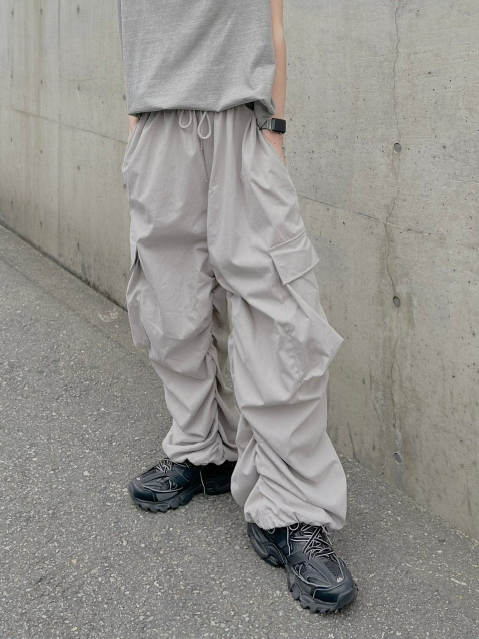 受注制【Chikashitsu +】oversized gather cargo pants (3color