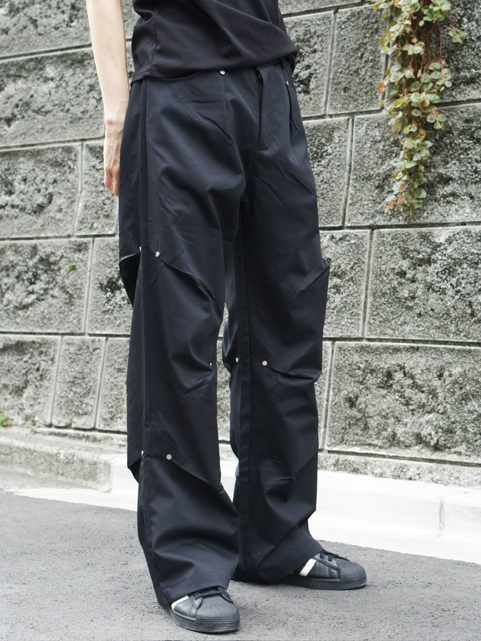 東京店WEB限定【Chikashitsu +】rivet design pants (2color