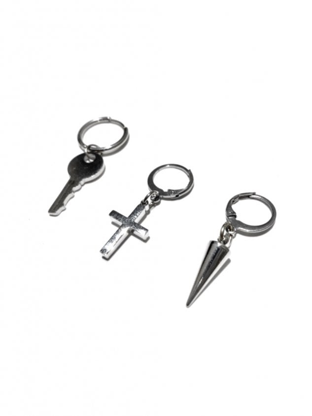 受注制【Never mind the XU】design pierced earrings 4 – PRESSING