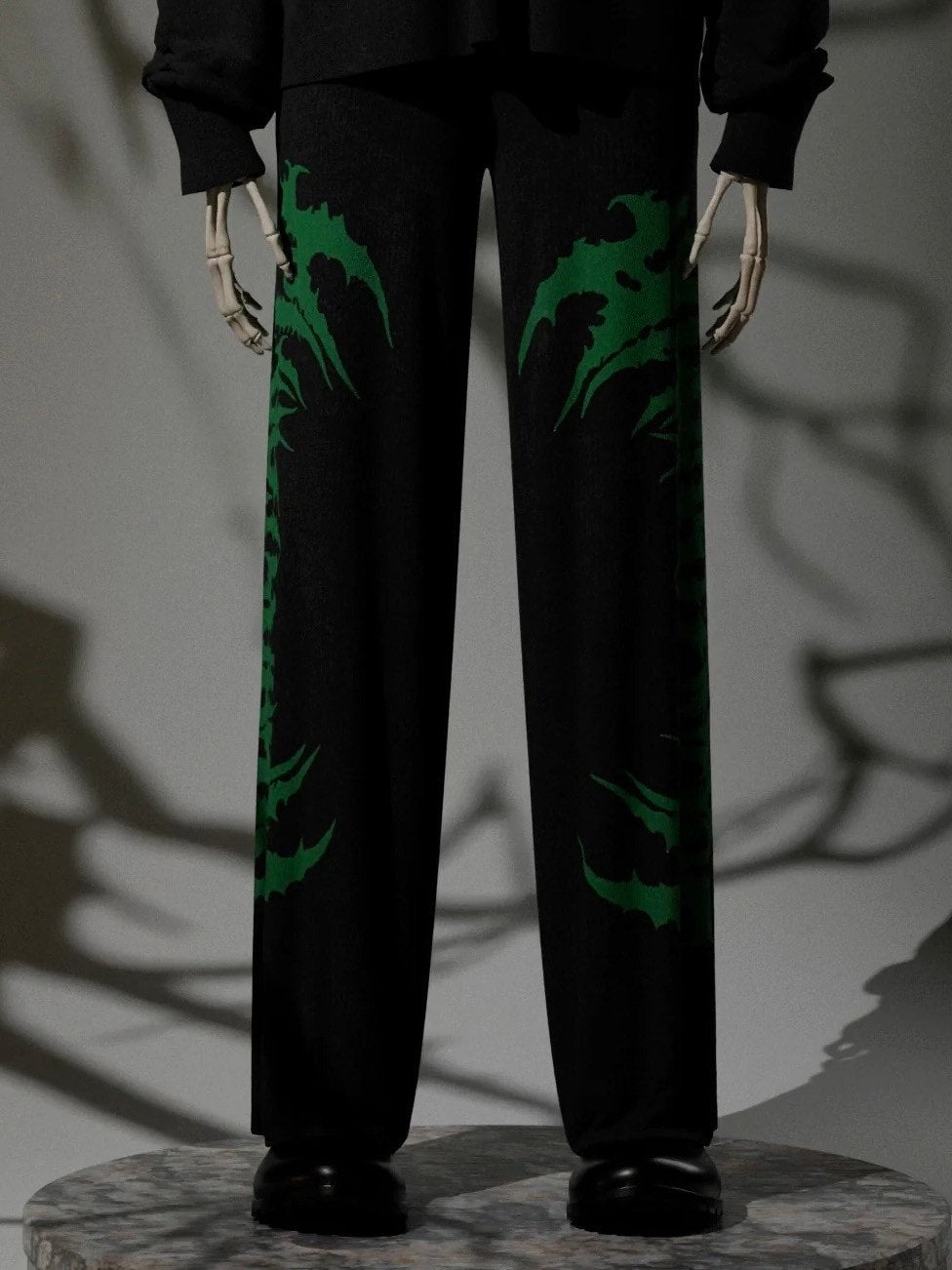 VLONE】Heavy Metal Oz. Sweatpants (oversized) – PRESSING WEB SHOP