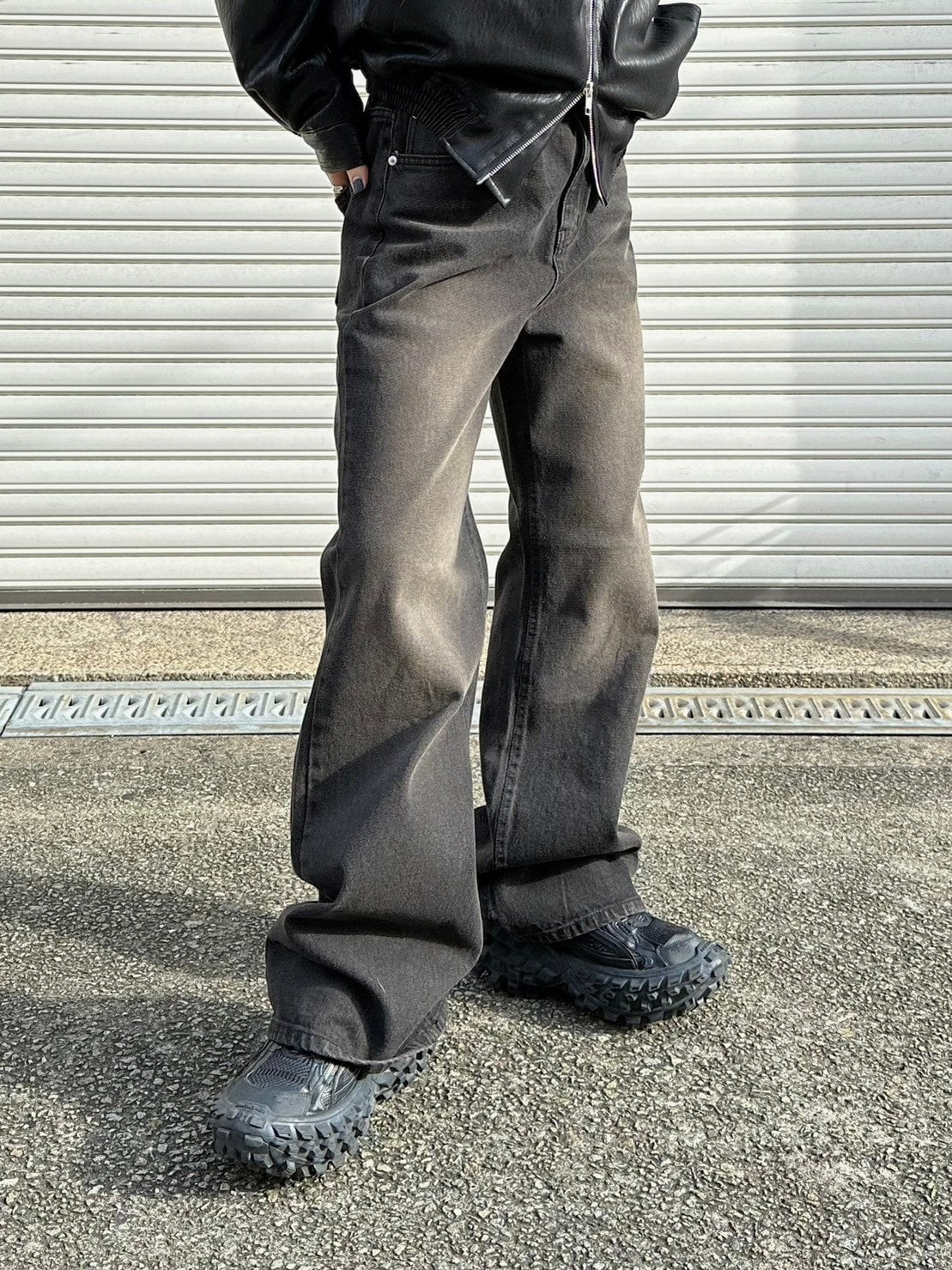 Chikashitsu +】vintage wash bootscut denim pants (2color