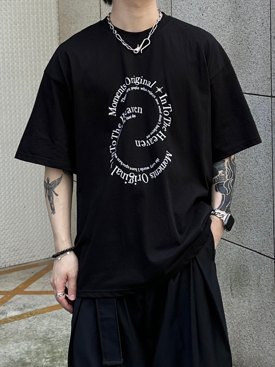 【CHIKASHITSU PLUS HIGH】 Tシャツ ブラック 完売品 受注制【Chikashitsu +】logo graphic t-shirt 2 (3color) – PRESSING