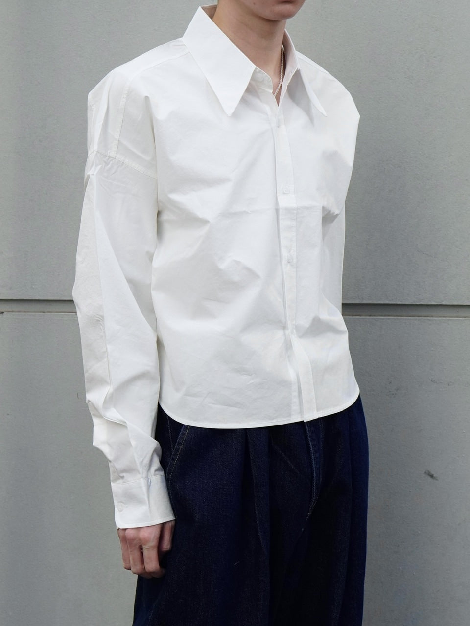 東京店WEB限定受注制【Chikashitsu +】Loose fit cropped shirt