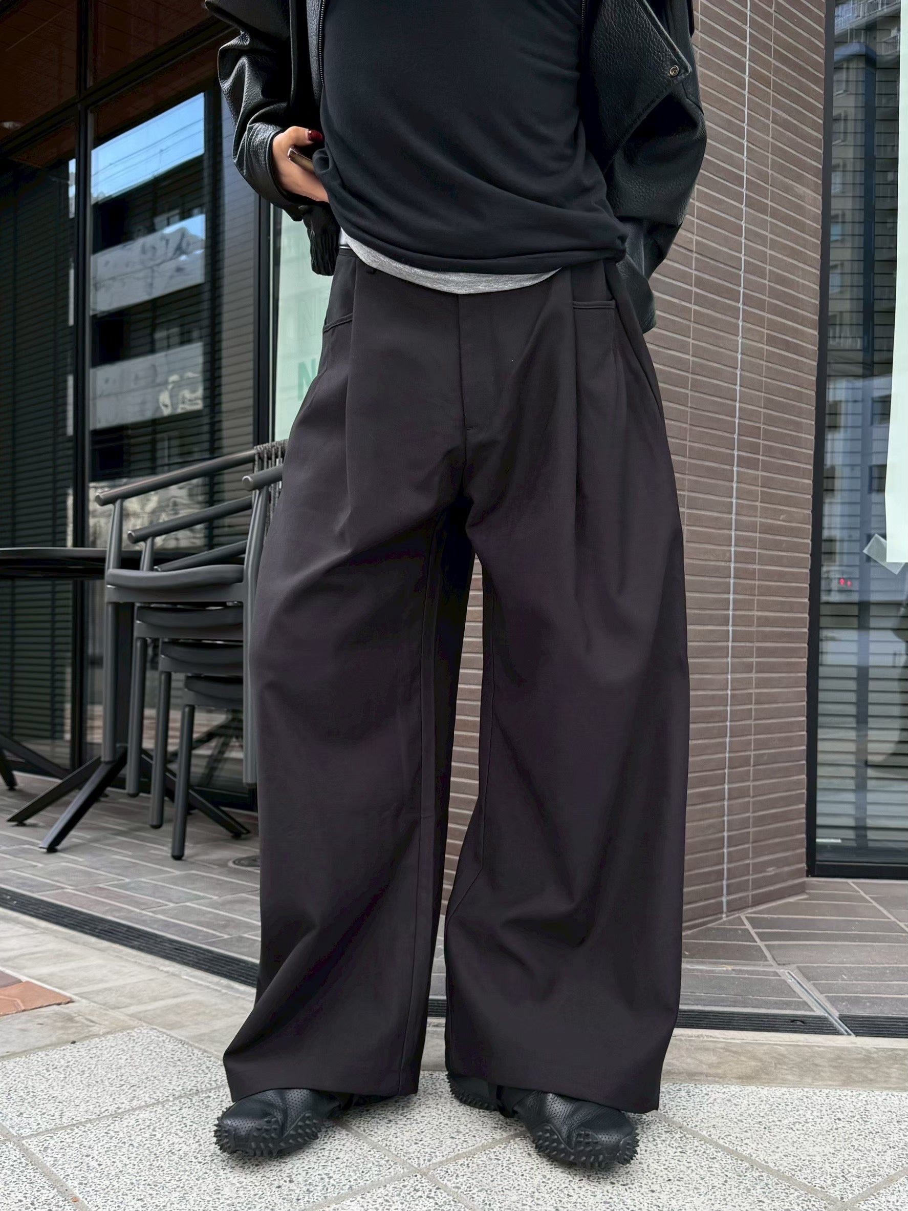 Chikashitsu + サイドデザインスラックス 受注制【Chikashitsu +】over tuck slacks (2color) – PRESSING WEB SHOP