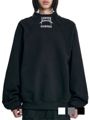 【AJOBYAJO】Raglan High Neck Arch Logo Sweatshirt / 【アジョバイアジョ】ラグランハイネックアーチロゴスウェットシャツ