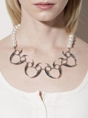 【PEG LEG】little Emblem-linked pearl necklace