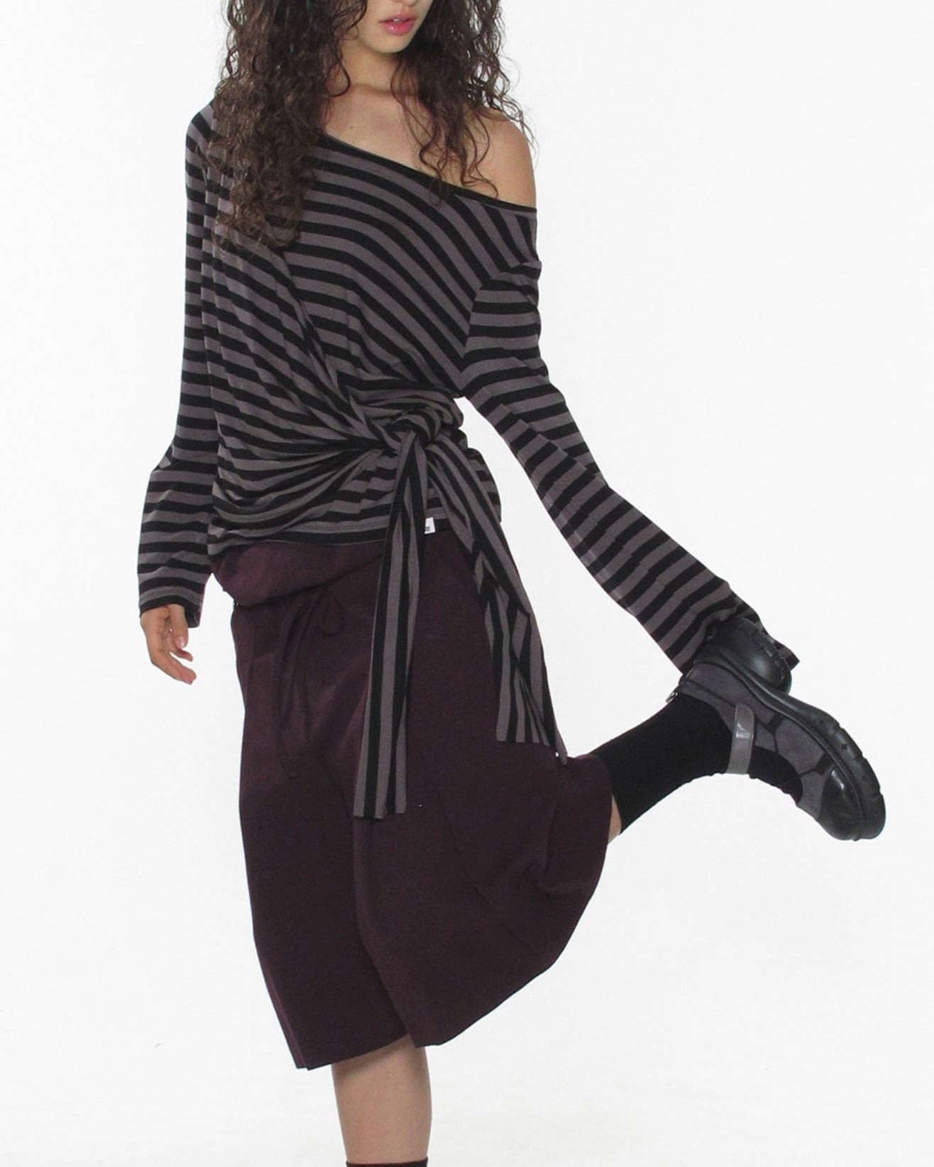 【CRANK】TIED OFF-SHOULDER TOP
