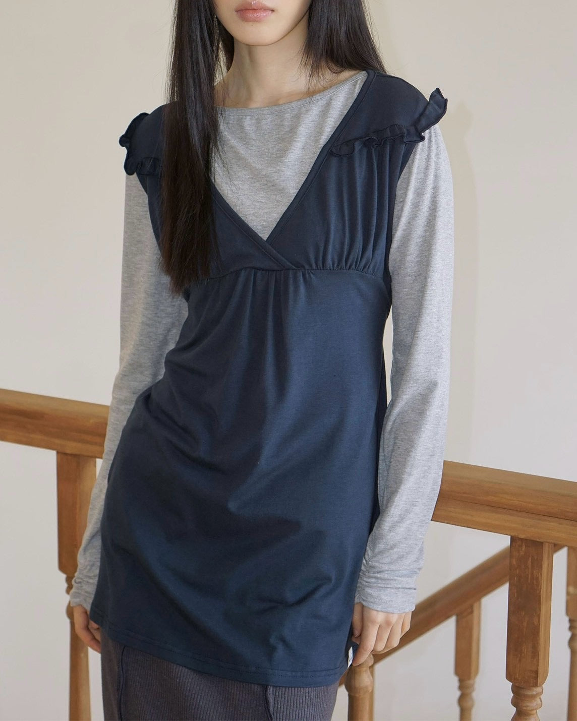 【Uglyshadow】RUFFLE TIE TOP