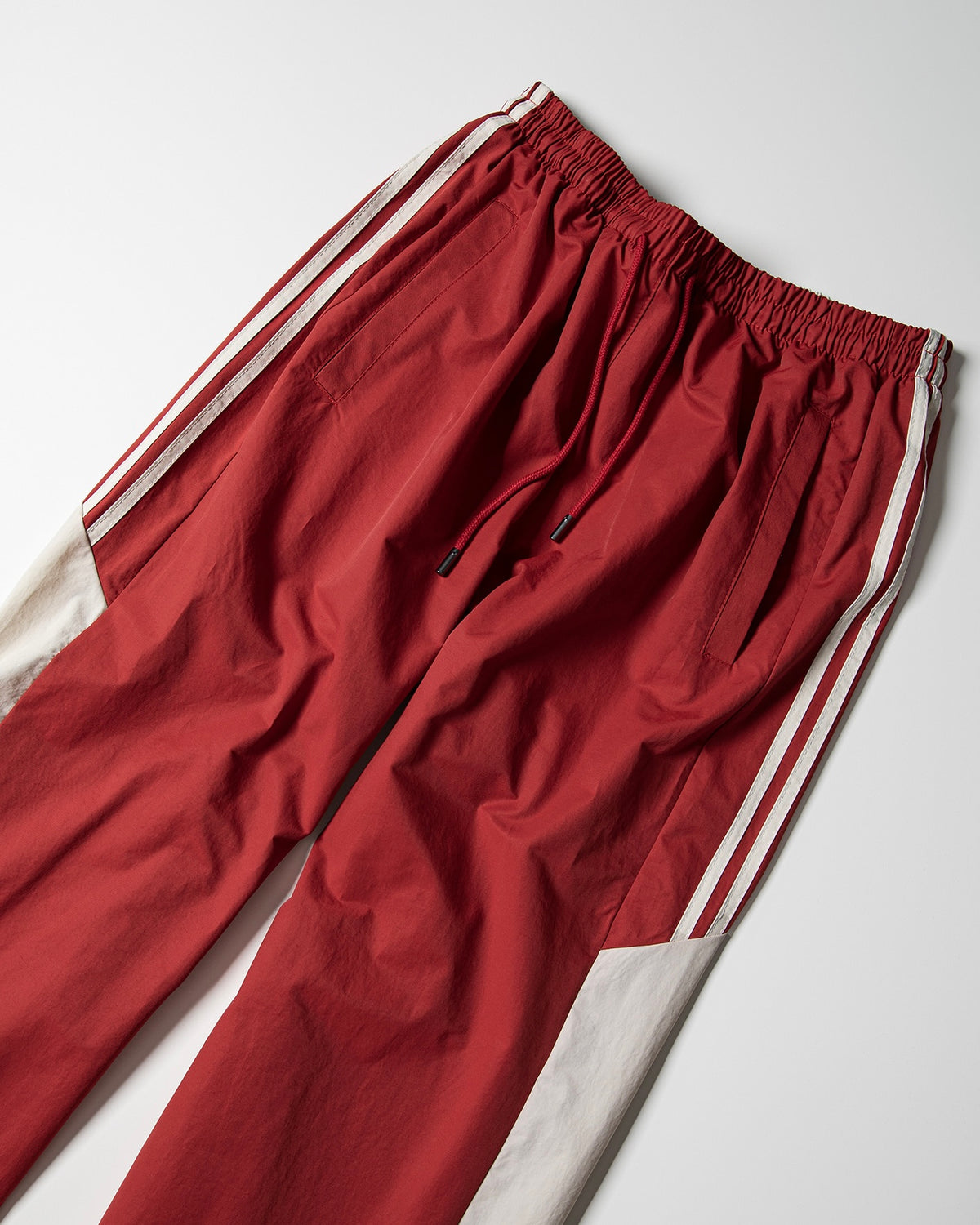 【roaringrad】26 Panel Track Pants