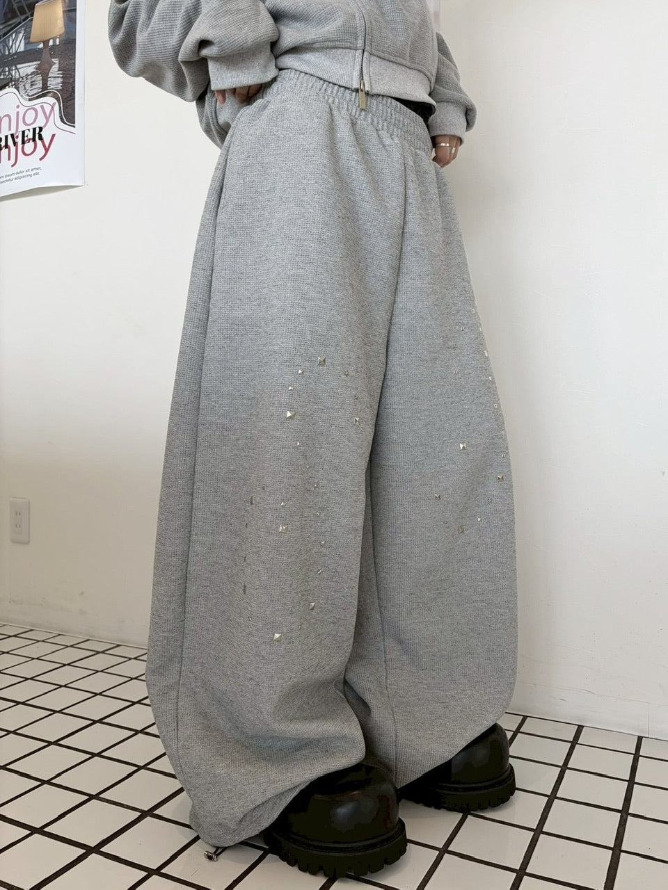 国際配送【LUV CODE】rhinestone wide sweat pants (2color)