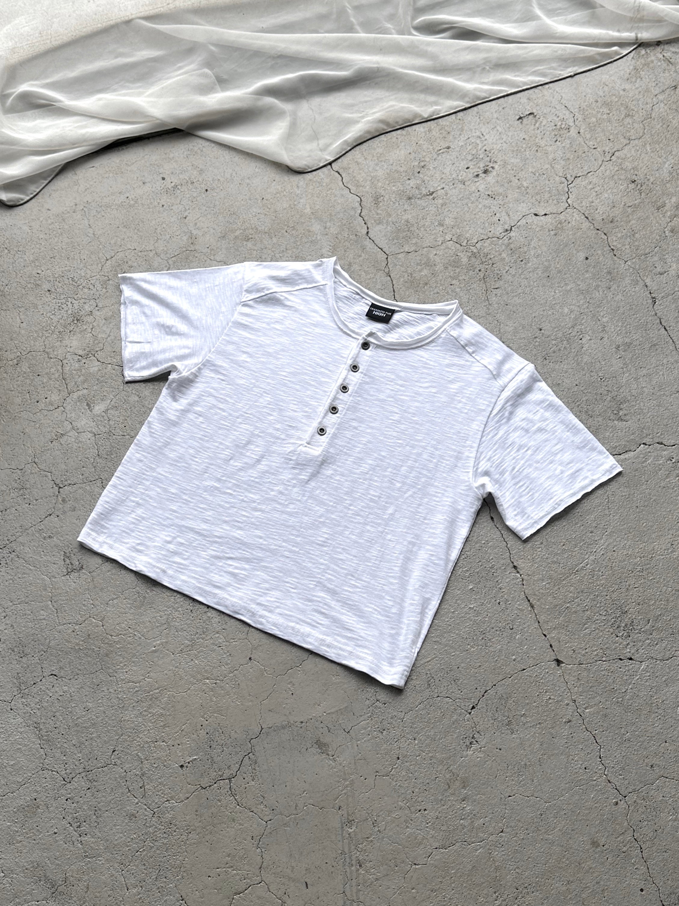 【CHIKASHITSU PLUS HIGH】Steel button short sleeve henley tee (2color)