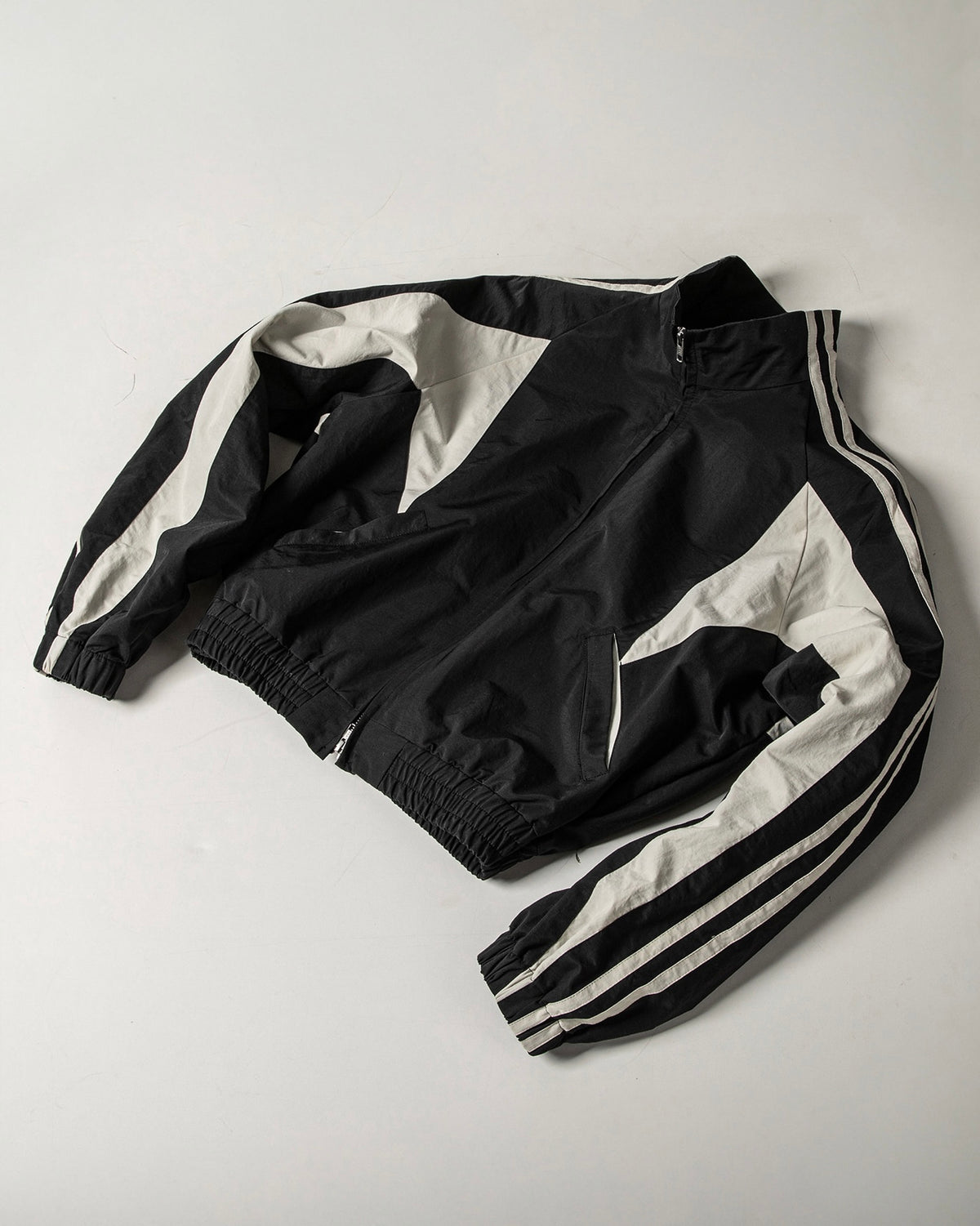 【roaringrad】26 Crop Track Jacket