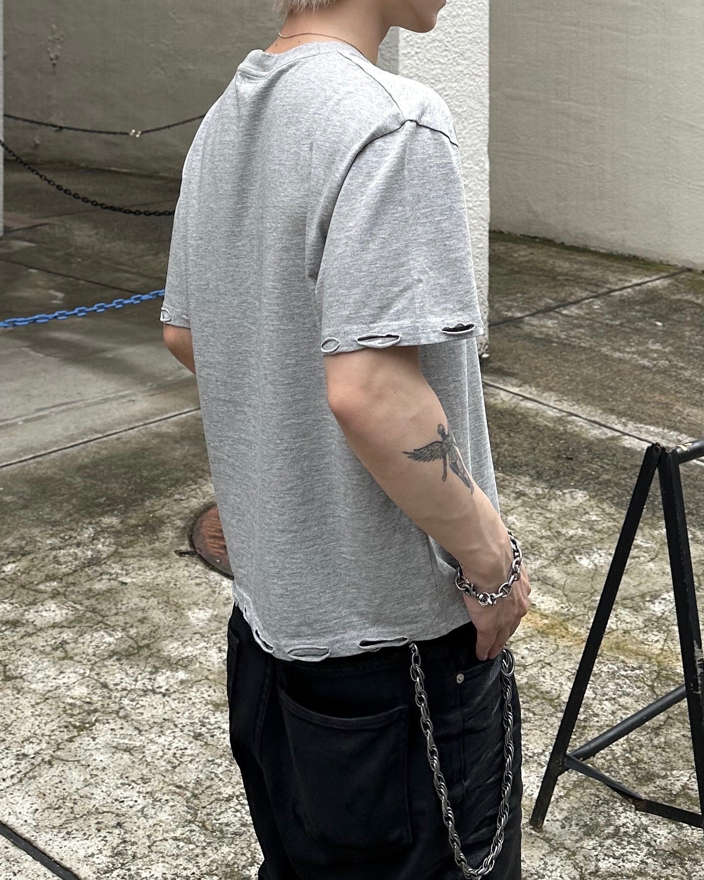 大阪店WEB限定受注制【Chikashitsu +】grunge damage crop t-shirt (3color)