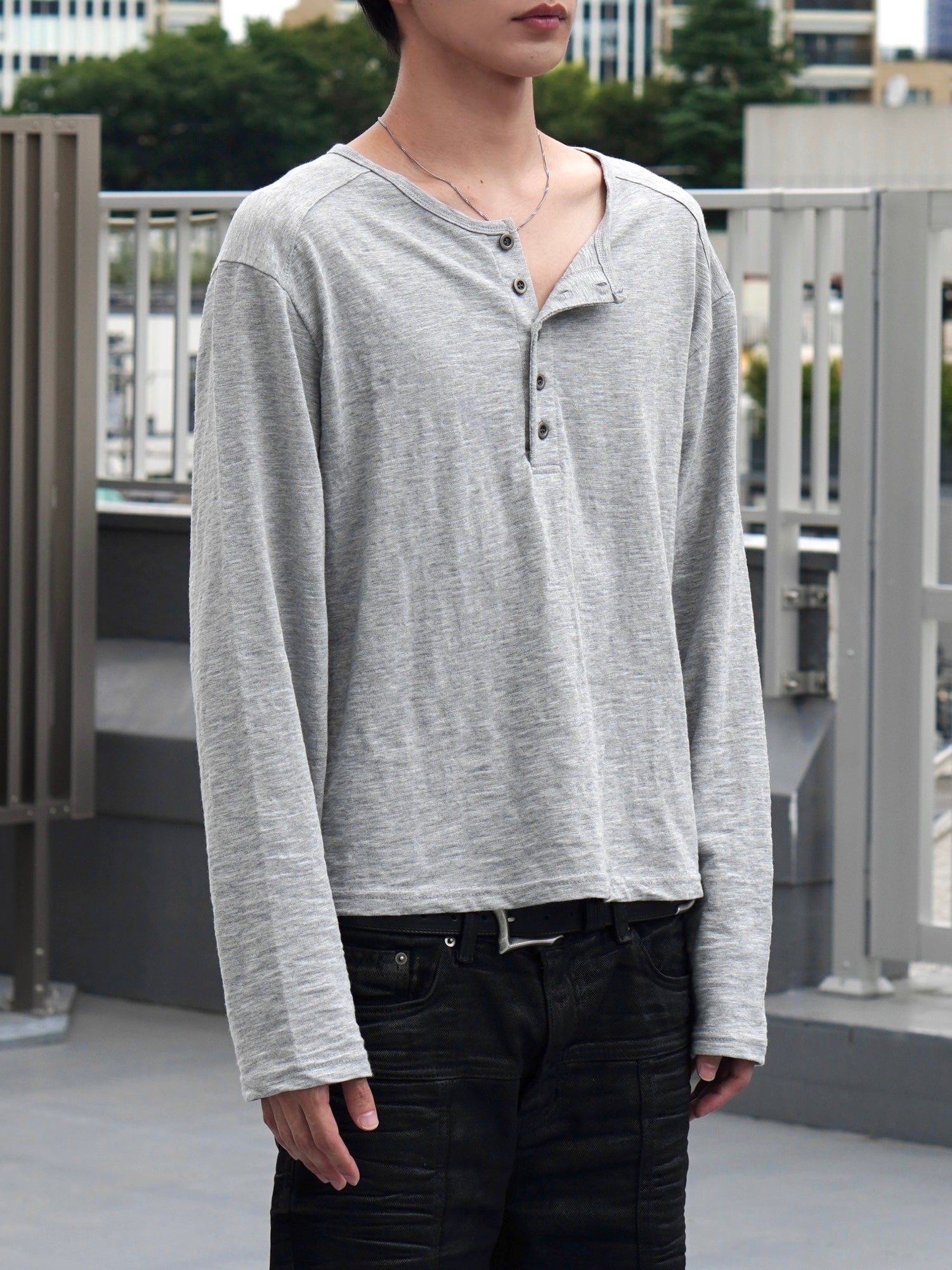 【CHIKASHITSU PLUS HIGH】Steel button henley neck tee (3color)