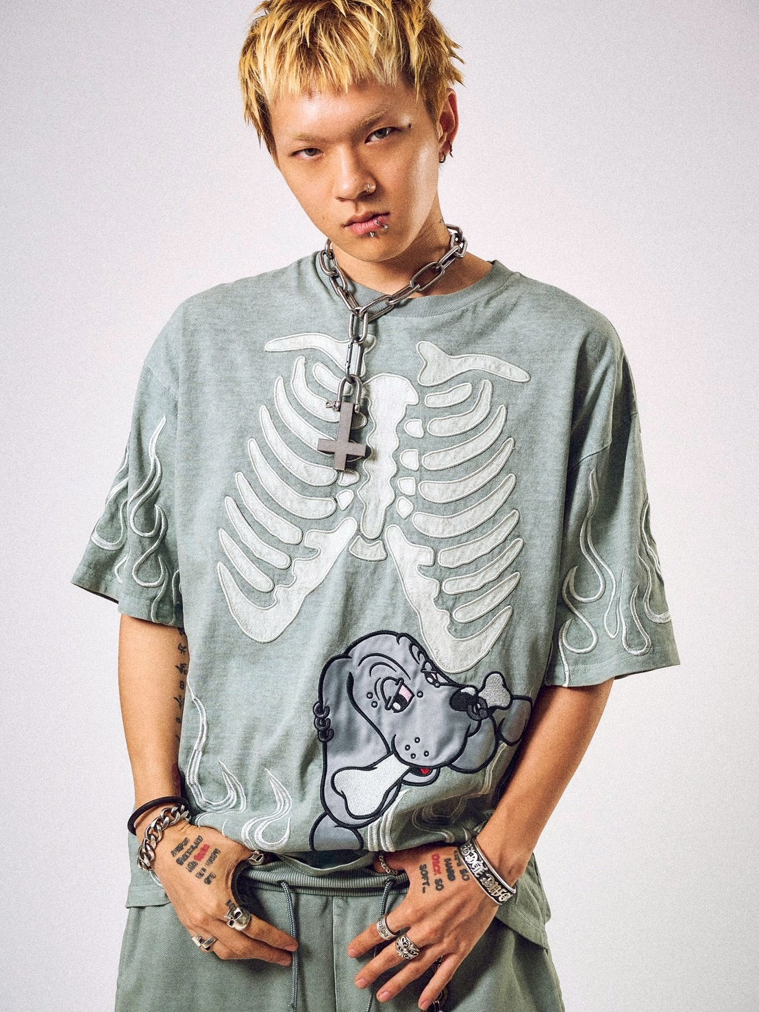 【GALFY】骨が見えしTシャツ