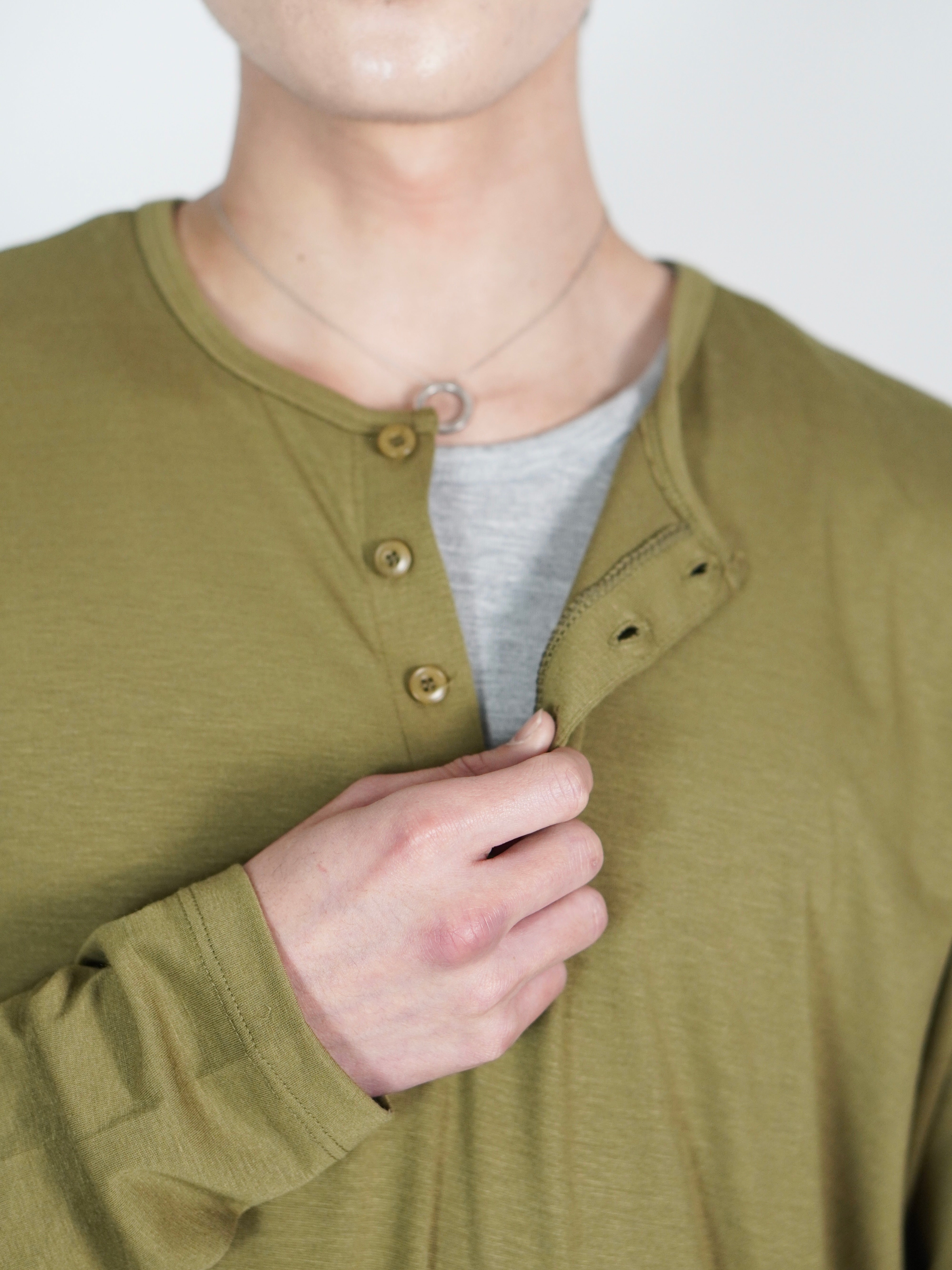 受注制【Chikashitsu +】double layered henley neck long sleeve