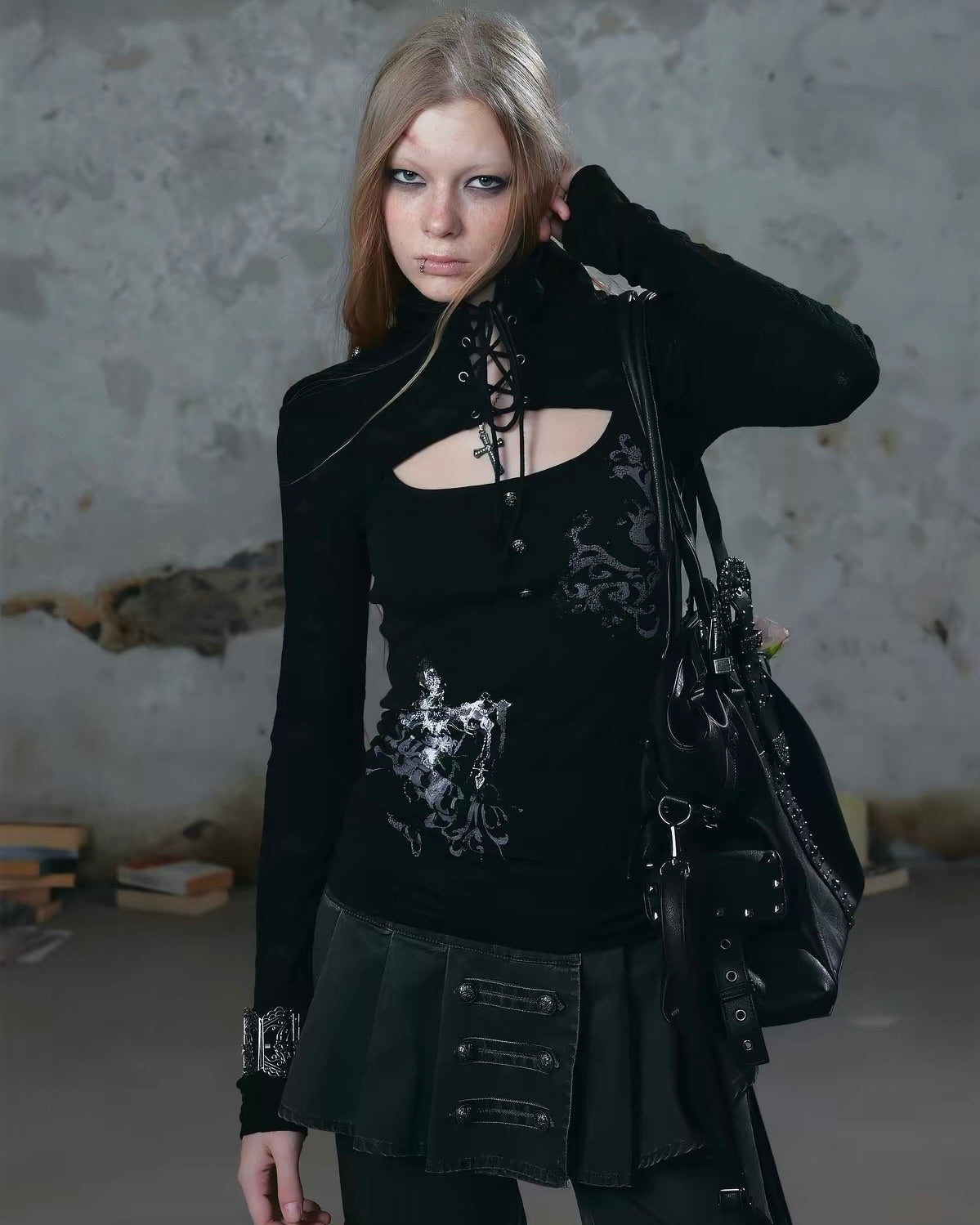 【Cest Nous】Lace-up Cross Top