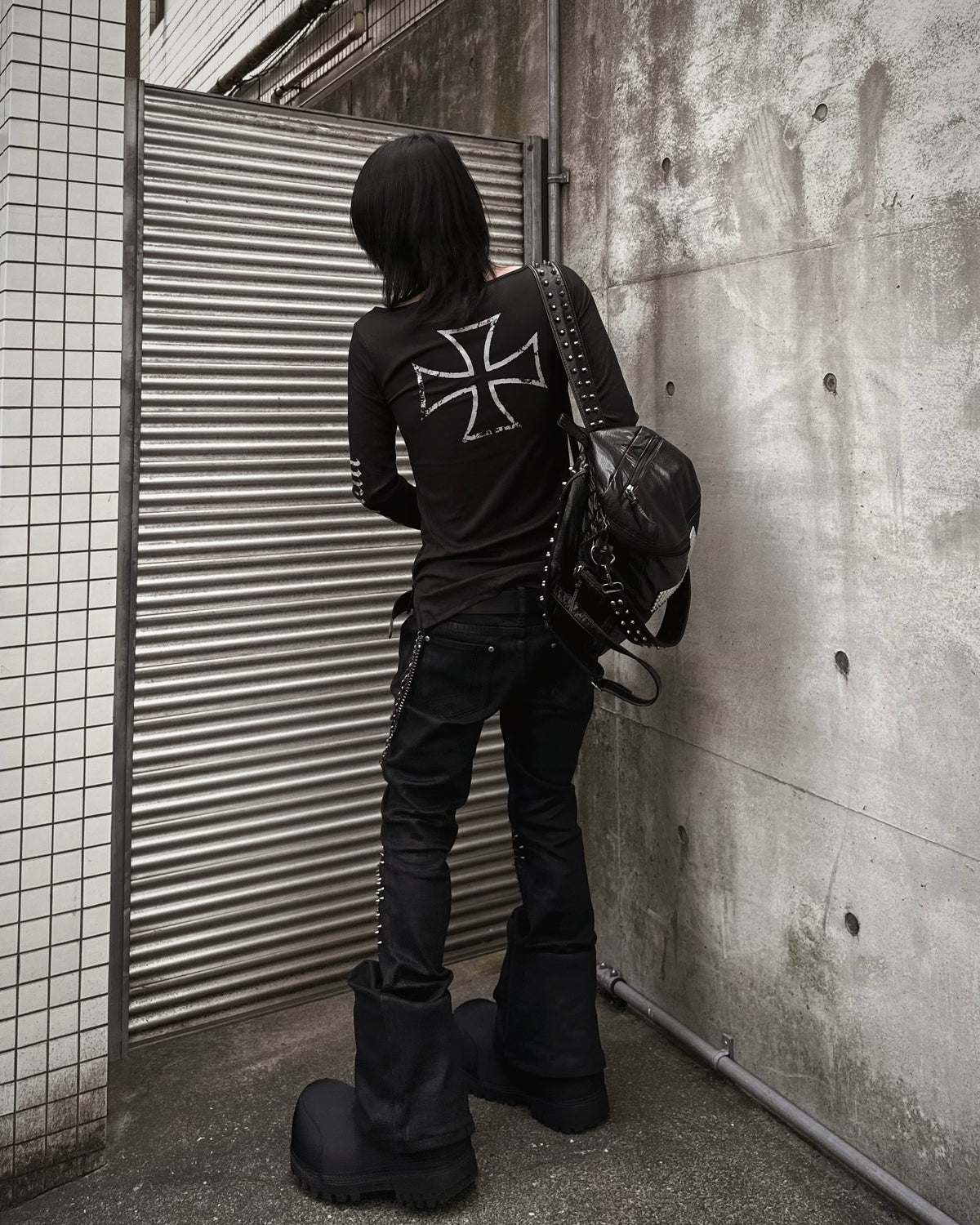 国際配送【Never mind the XU】Est. 1776 Cross Long Sleeve