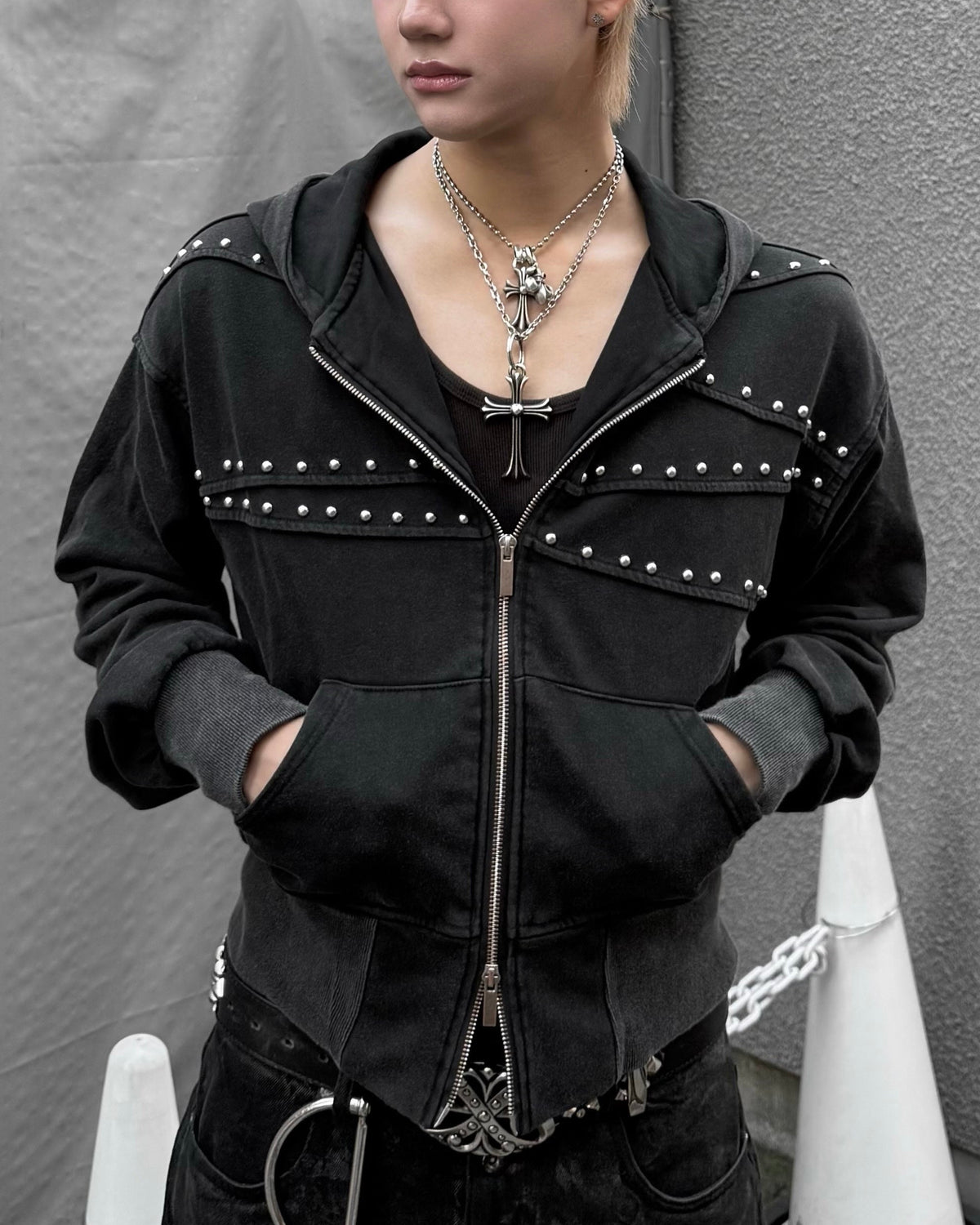 国際配送【Never mind the XU】Washed Studded Zip Up Hoodie