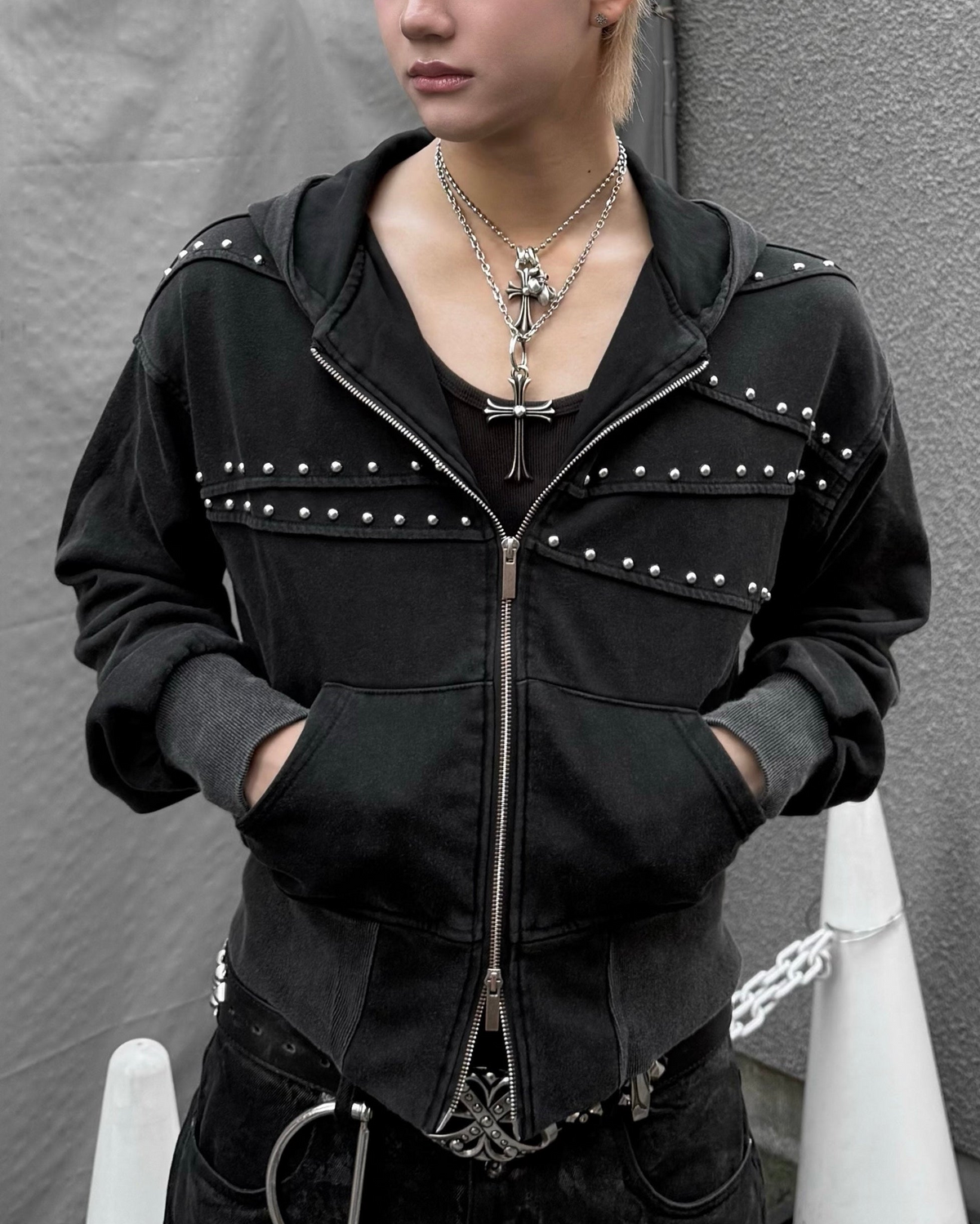 国際配送【Never mind the XU】Washed Studded Zip Up Hoodie