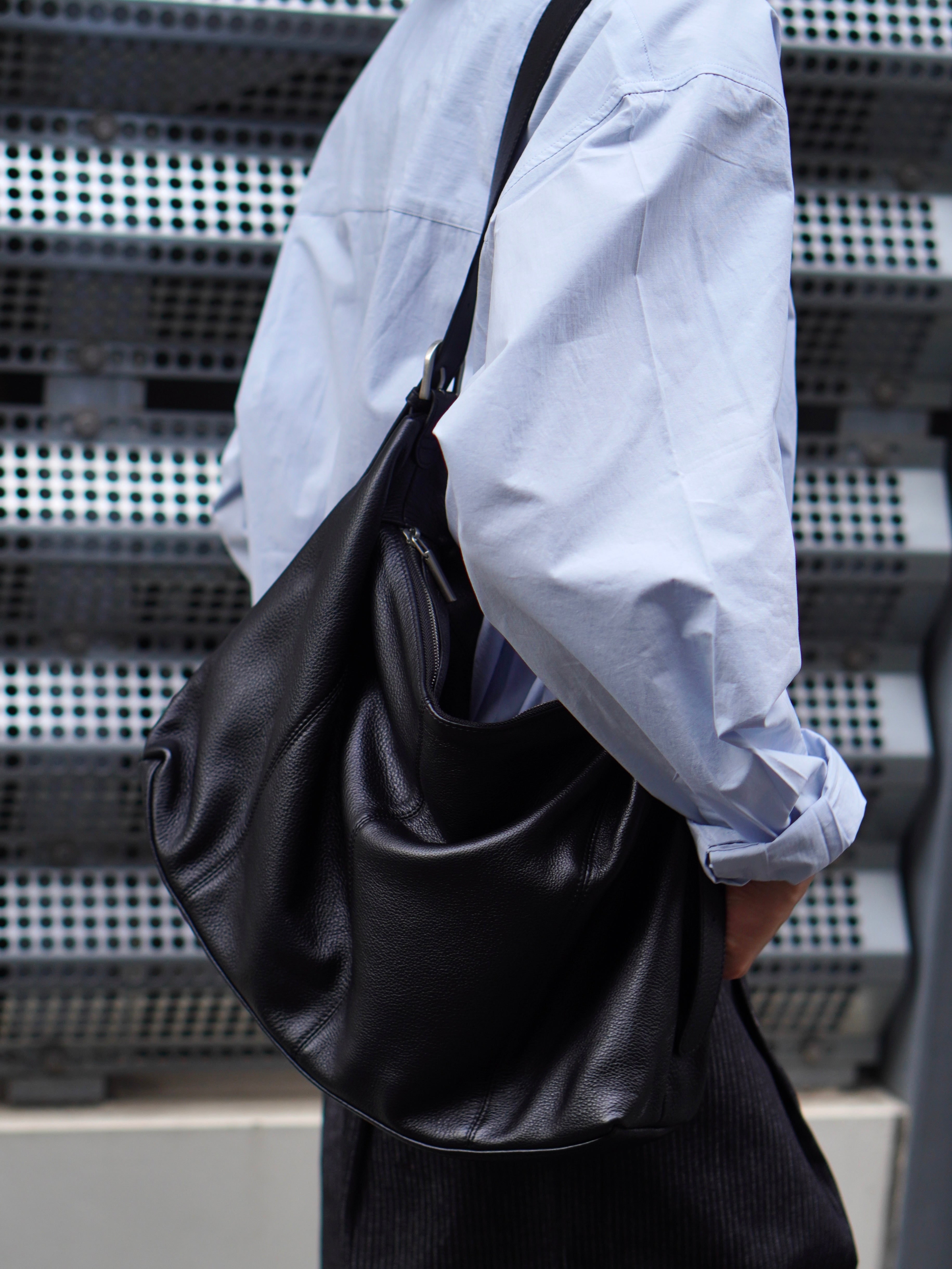 東京店WEB限定受注制【Chikashitsu +】cow leather cross bag (2color)