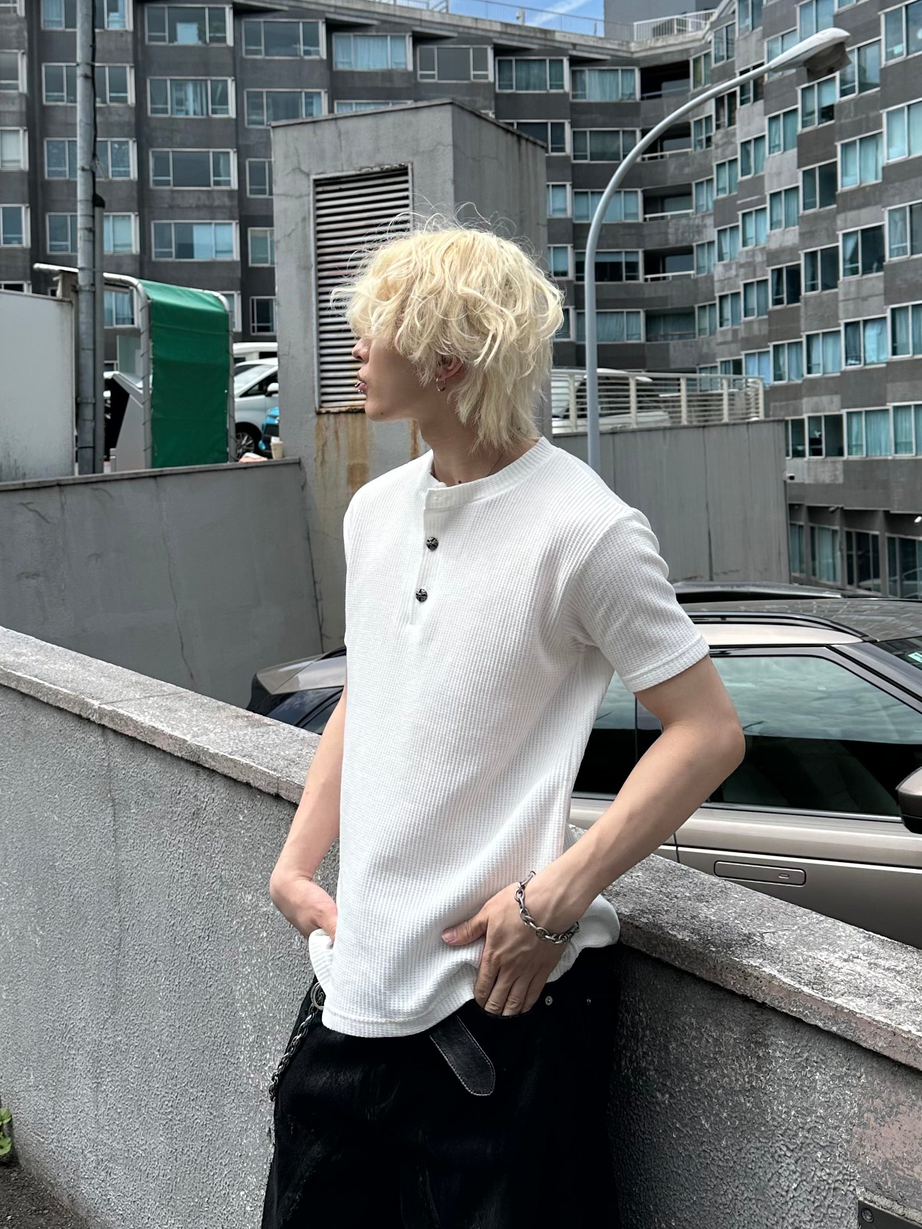 大阪店WEB限定受注制【Chikashitsu + 】button point henley neck t-shirt (3color)
