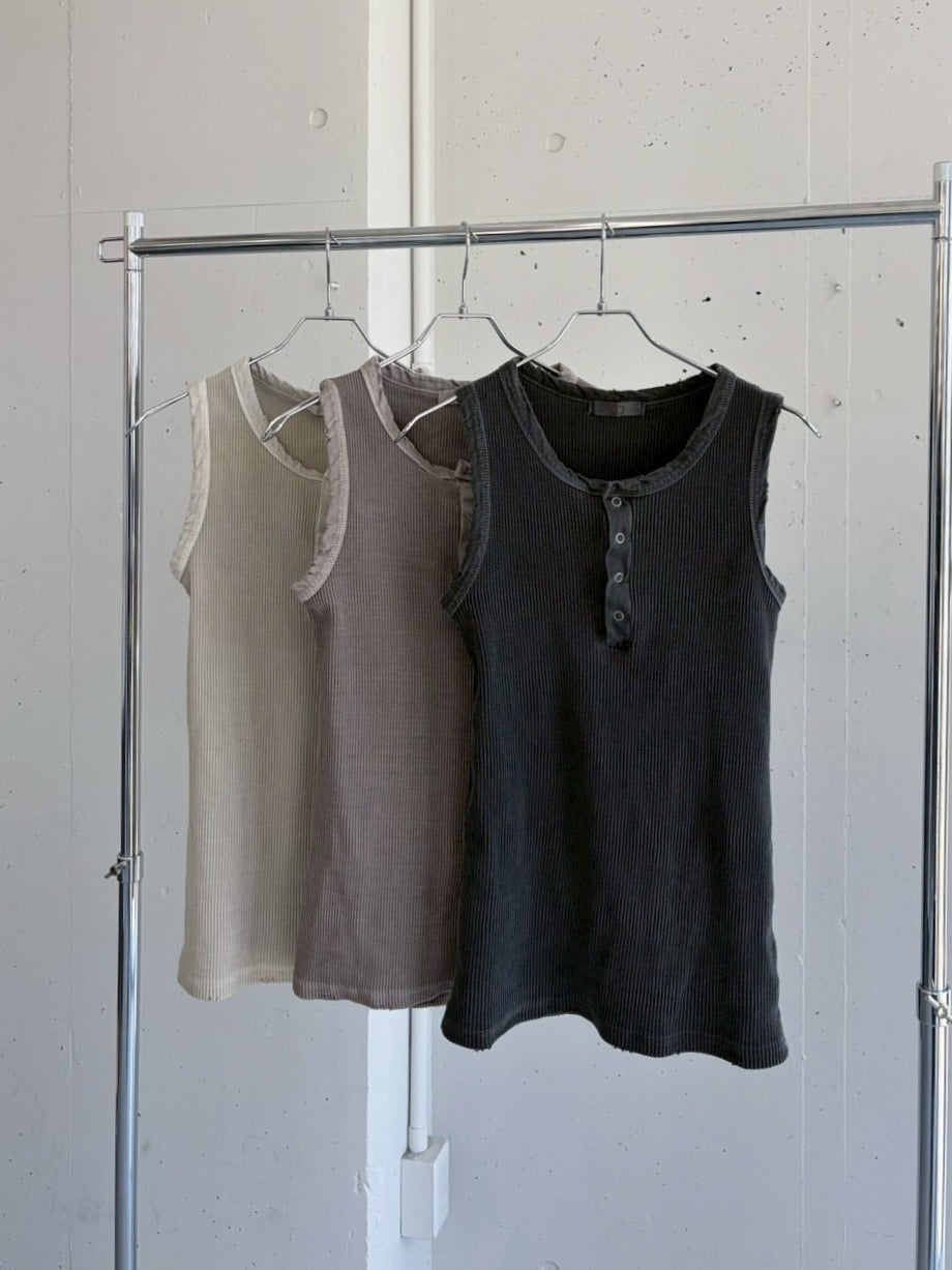 受注制【LUV CODE】pigment rib henley neck sleevesless (3color)