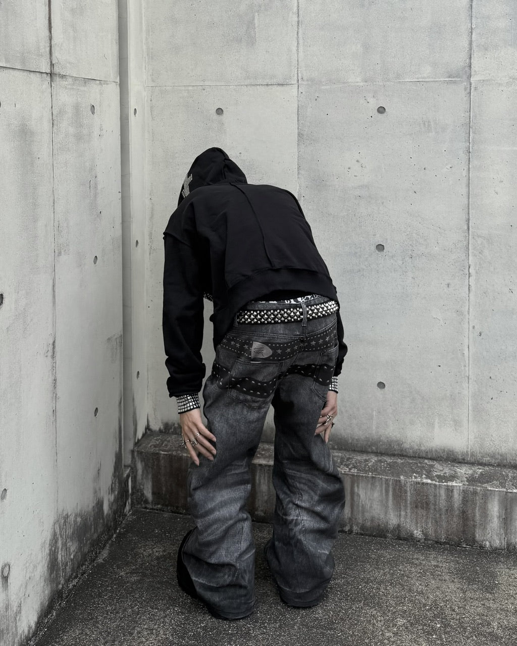 国際配送【Never mind the XU】belt print wide curved denim Pants