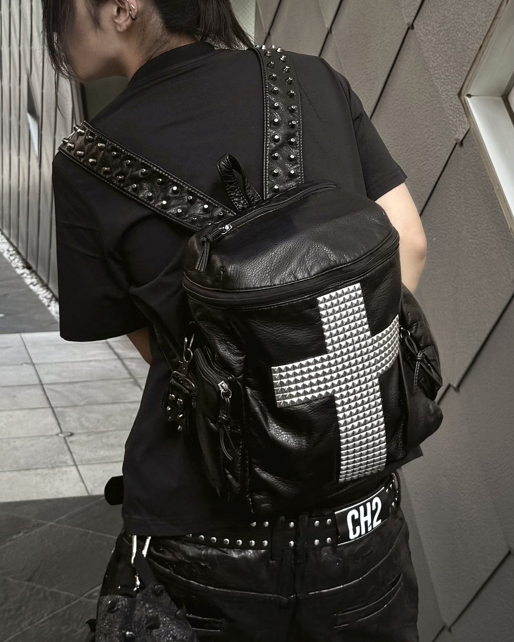 国際配送【Never mind the XU】STUDDED CROSS 2WAY BACKPACK