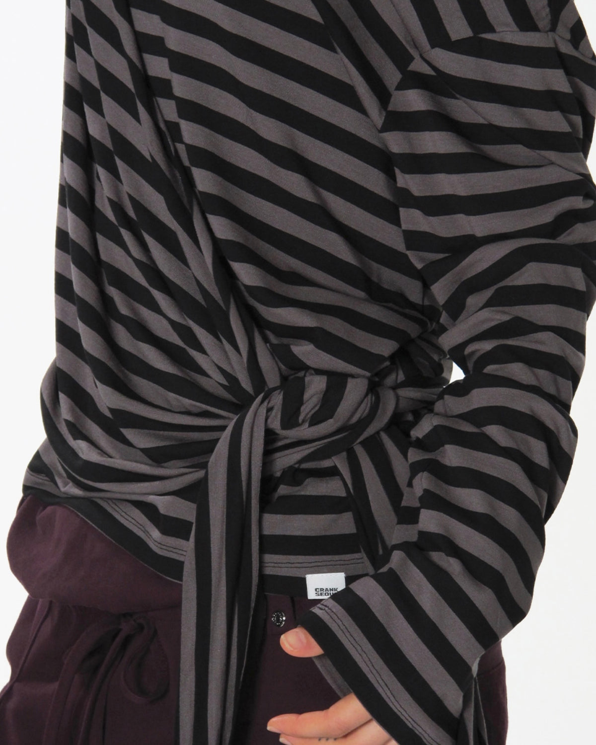 【CRANK】TIED OFF-SHOULDER TOP