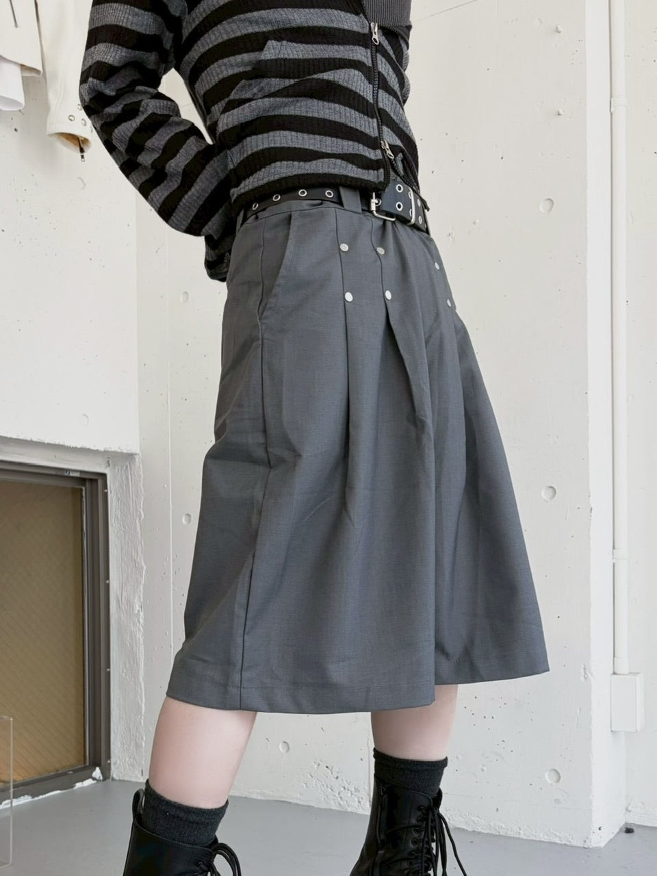 国際配送【LUV CODE】rivet bermuda pants (2color)