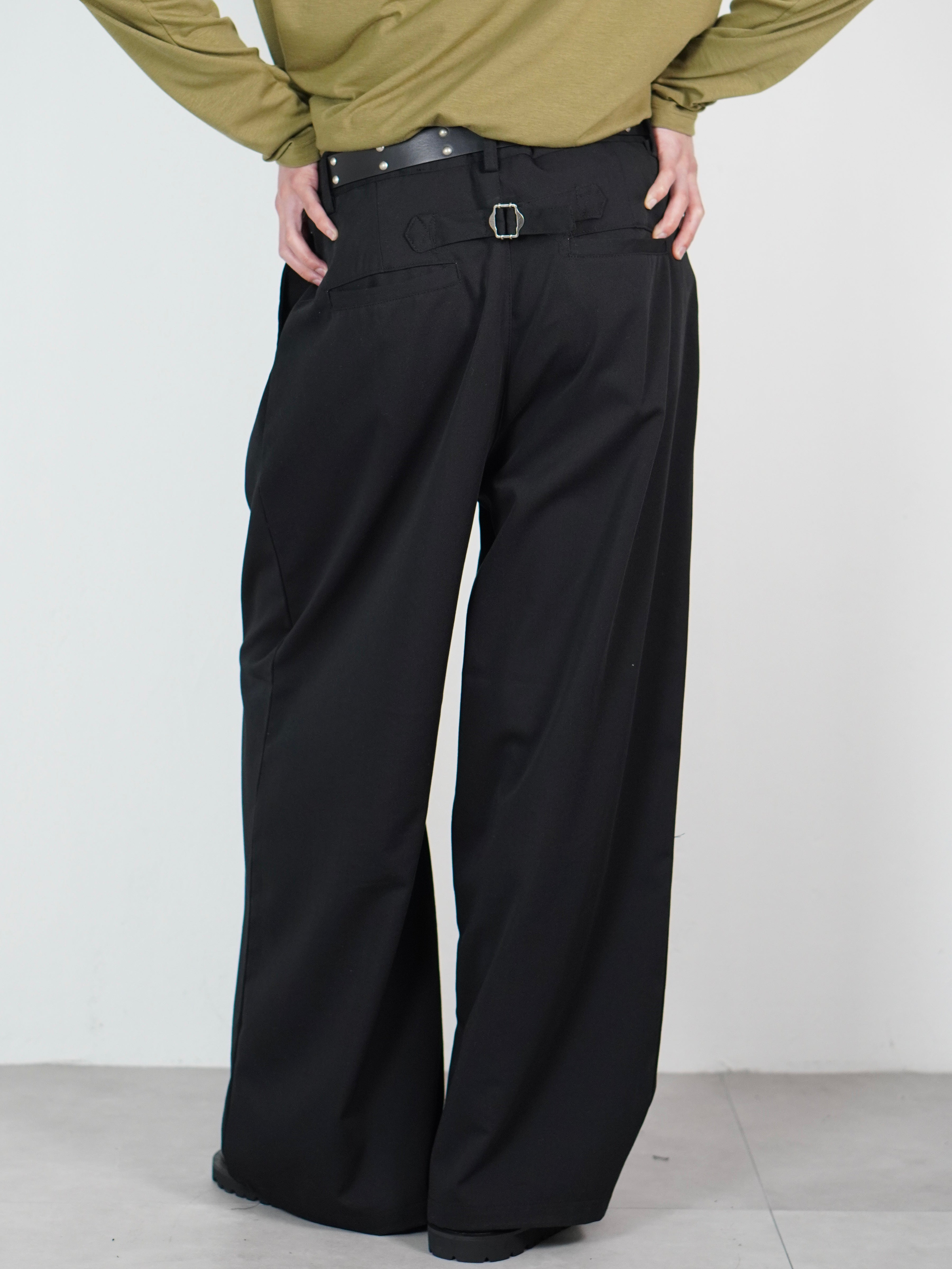 受注制【Chikashitsu +】2 tuck straight slacks