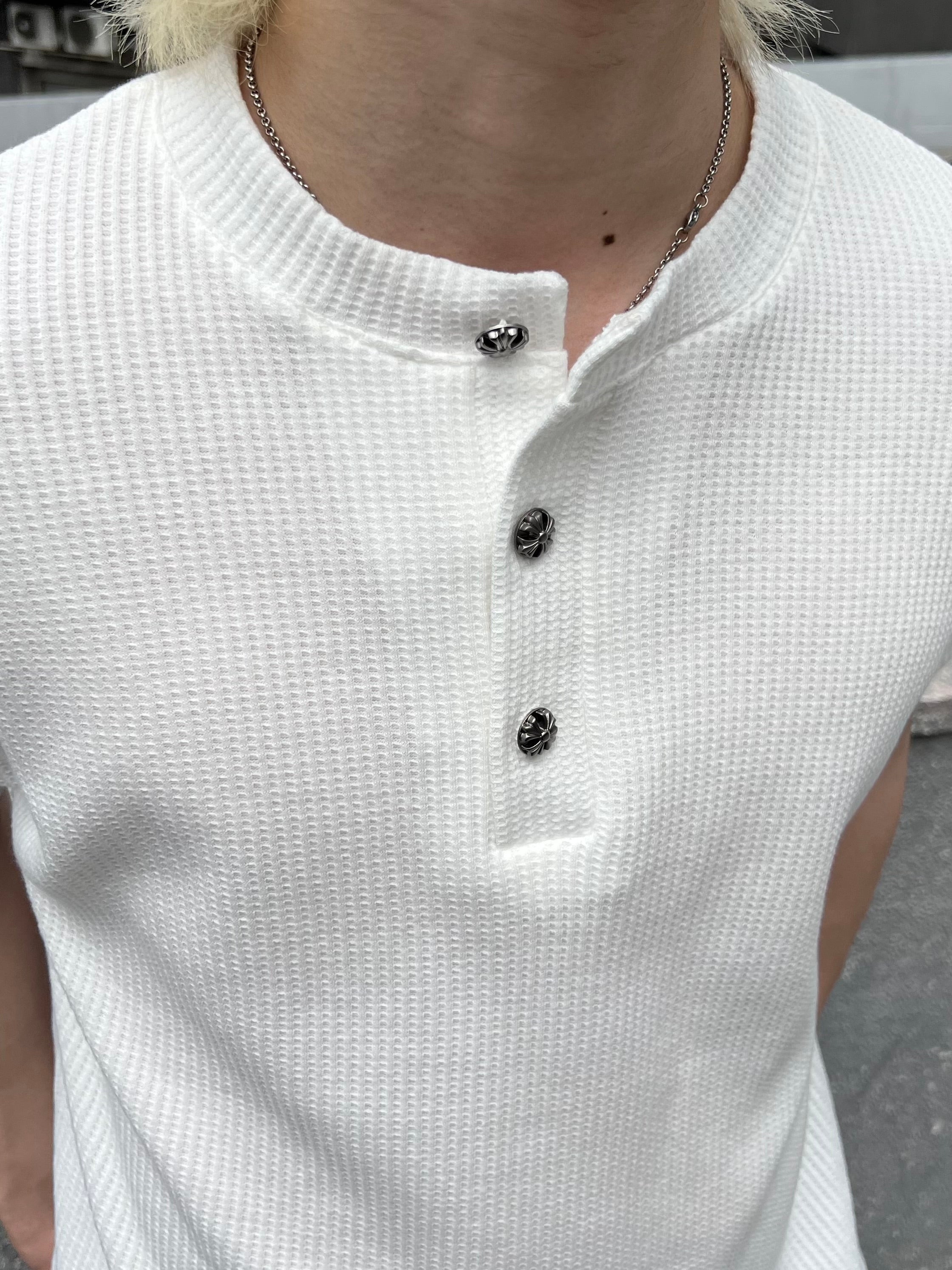 大阪店WEB限定受注制【Chikashitsu + 】button point henley neck t-shirt (3color)