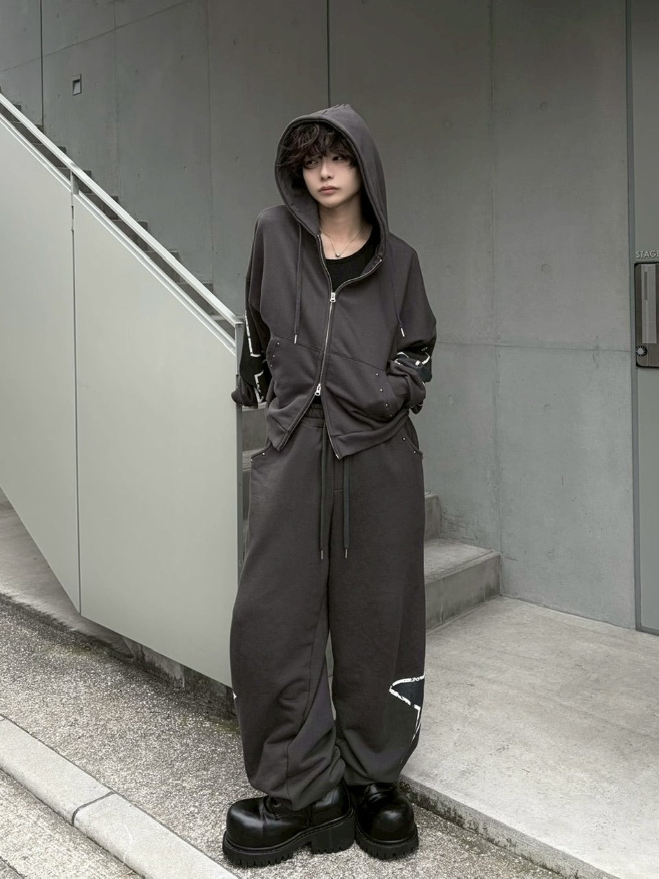 受注制【LUV CODE】star rivet zip up hoodie (2color)