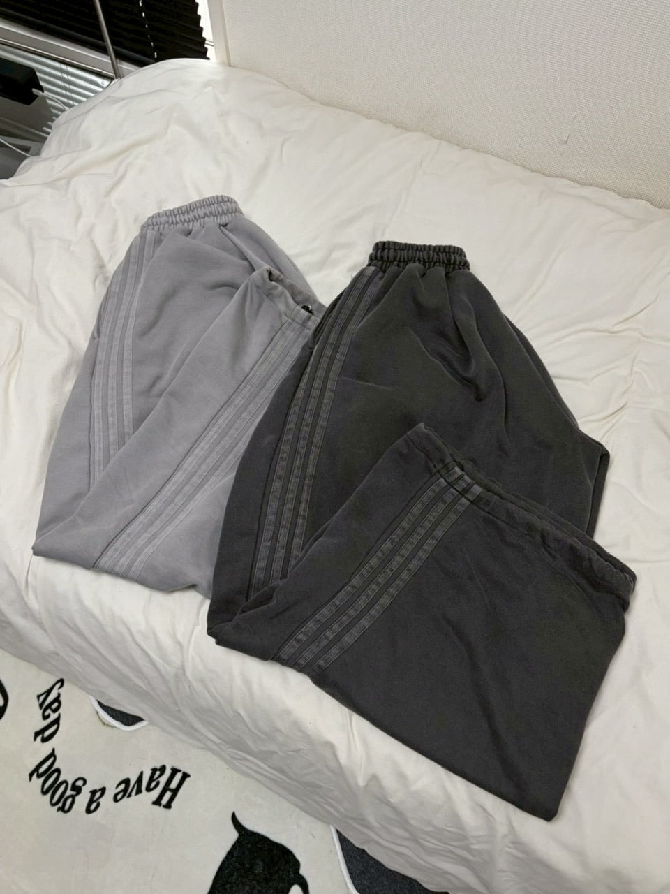 受注制【LUV CODE】line wide sweat pants (2color)