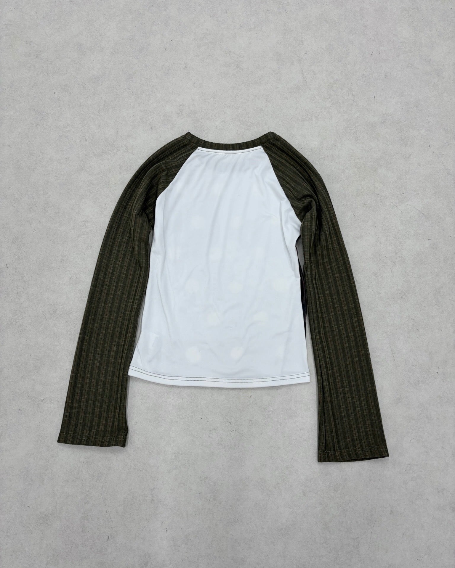 9/18 20:00 発売
国際配送【Nerd out XU】dot dog raglan long sleeve