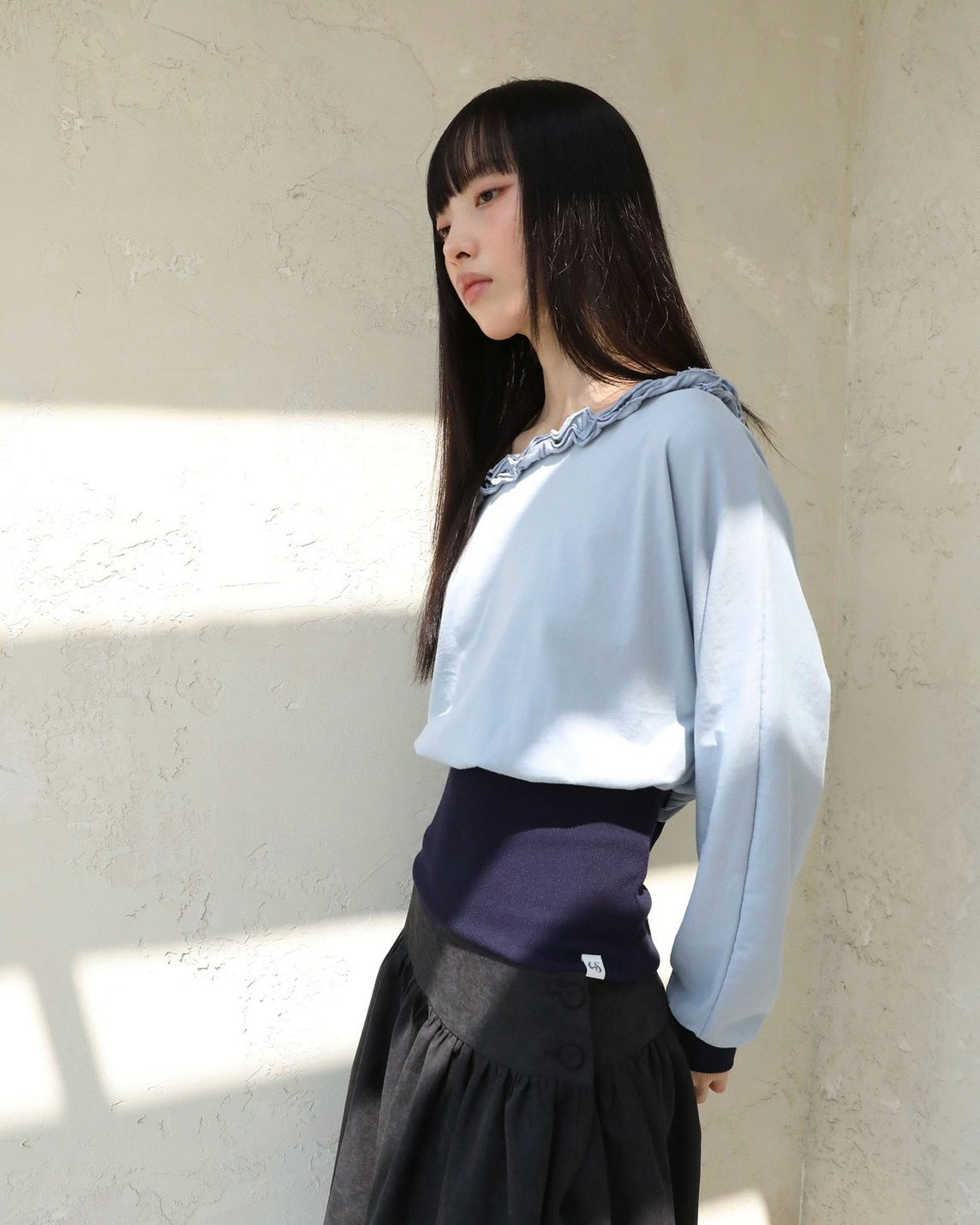 【Uglyshadow】OFF-SHOULDER RUFFLE TOP
