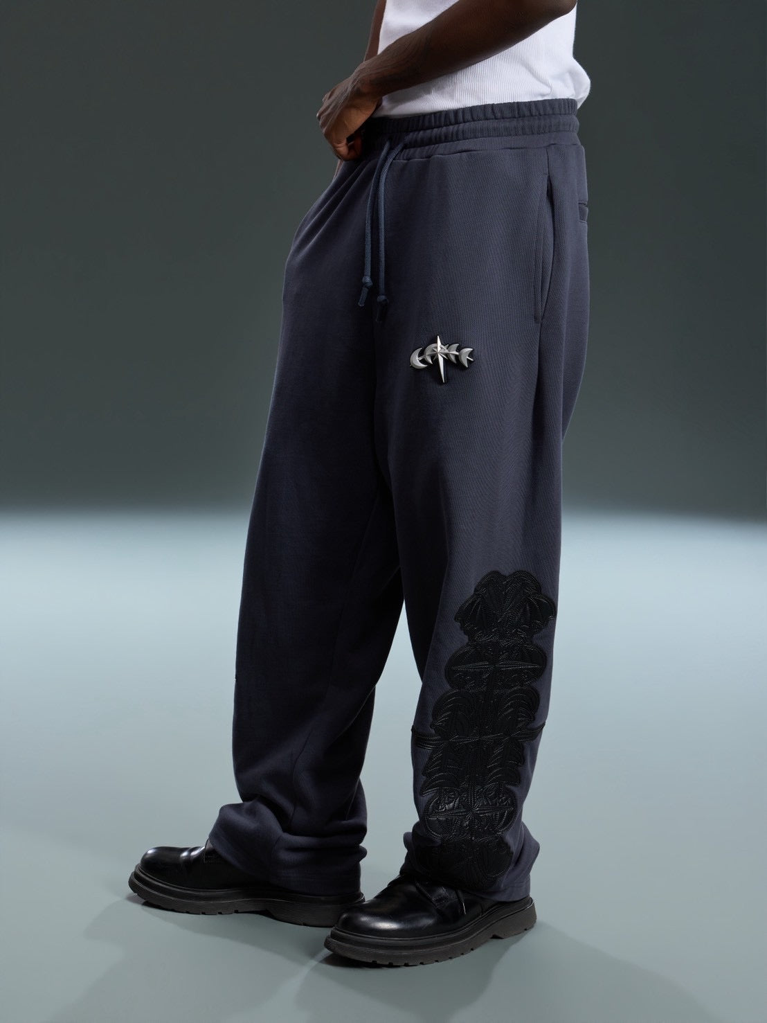 【The Boy Has No Patience】LEATHER PATCH PANTS