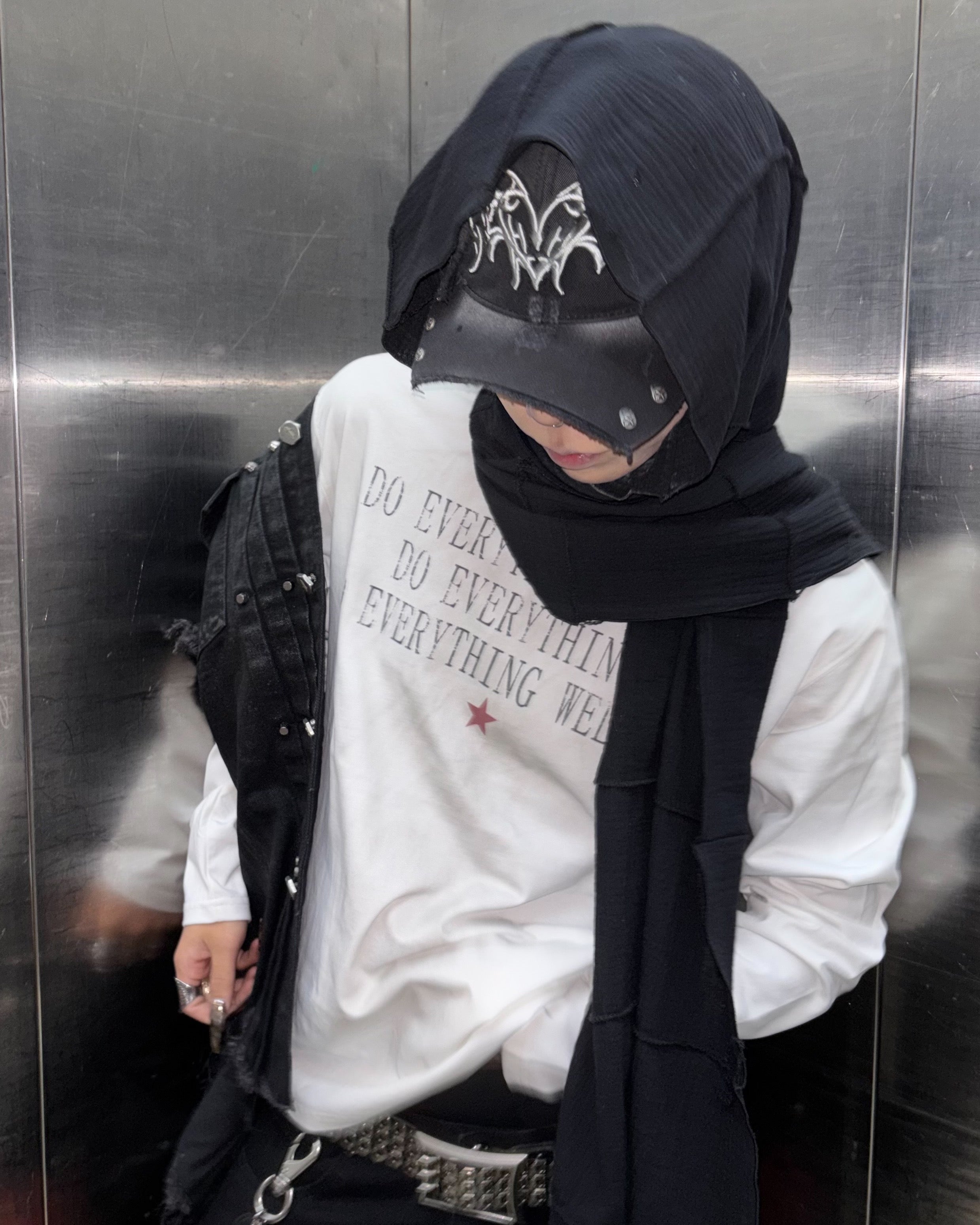 国際配送【Never mind the XU】stencil logo long sleeve tee
