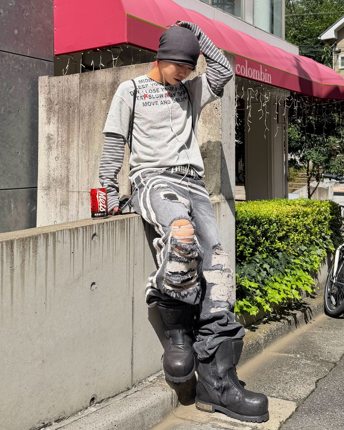 受注制【Never mind the XU】LAYERED STRIPE SLEEVE GRAPHIC TEE (2color)