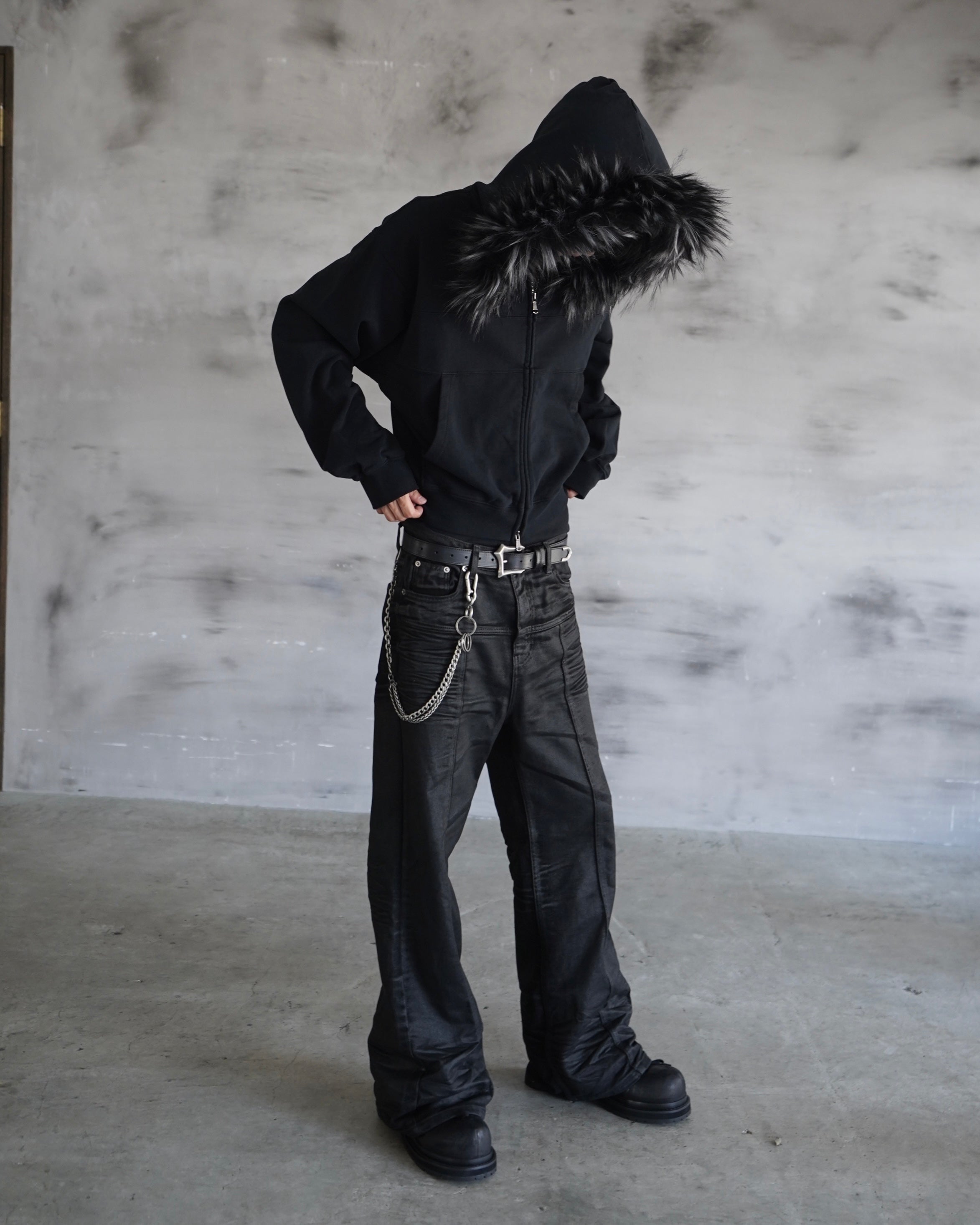 【CHIKASHITSU PLUS HIGH】Volume fur cropped zip hoodie