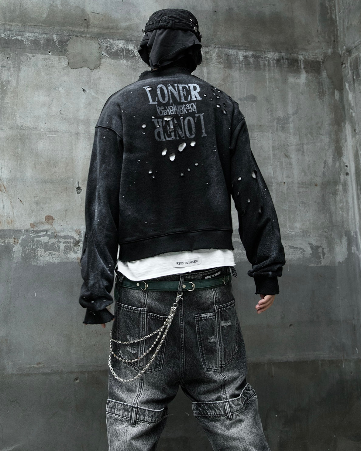 【roaringrad】Cross Damage Sweat Shirt