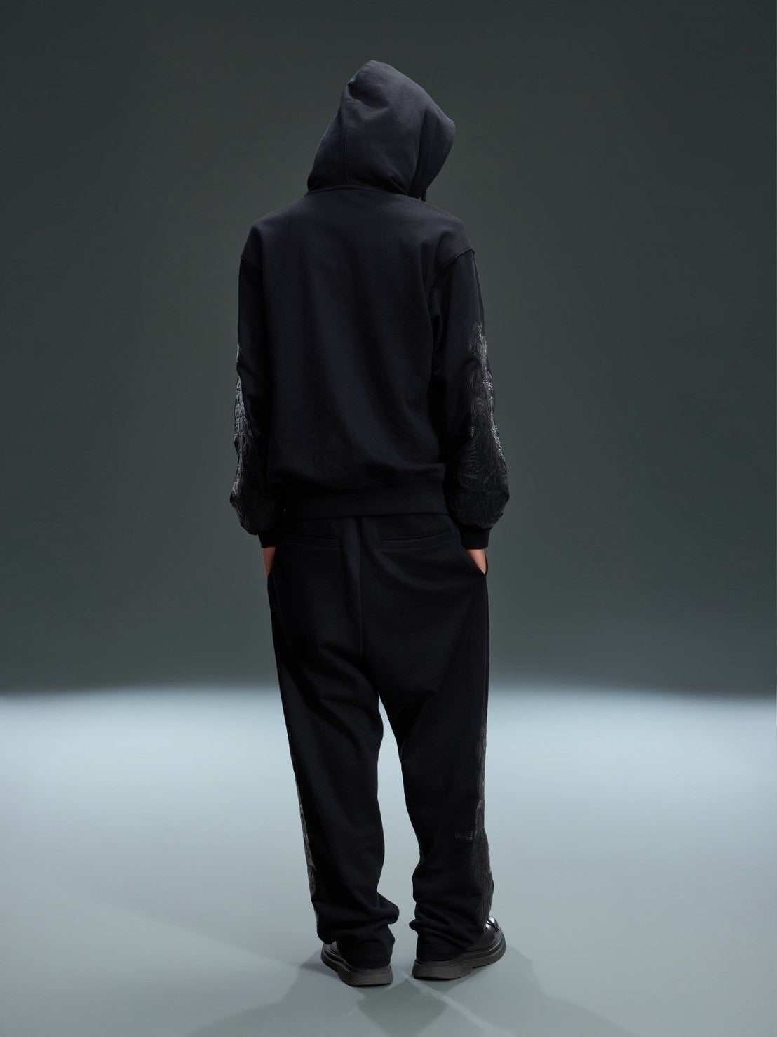 【The Boy Has No Patience】LEATHER PATCH ZIP HOODIE
