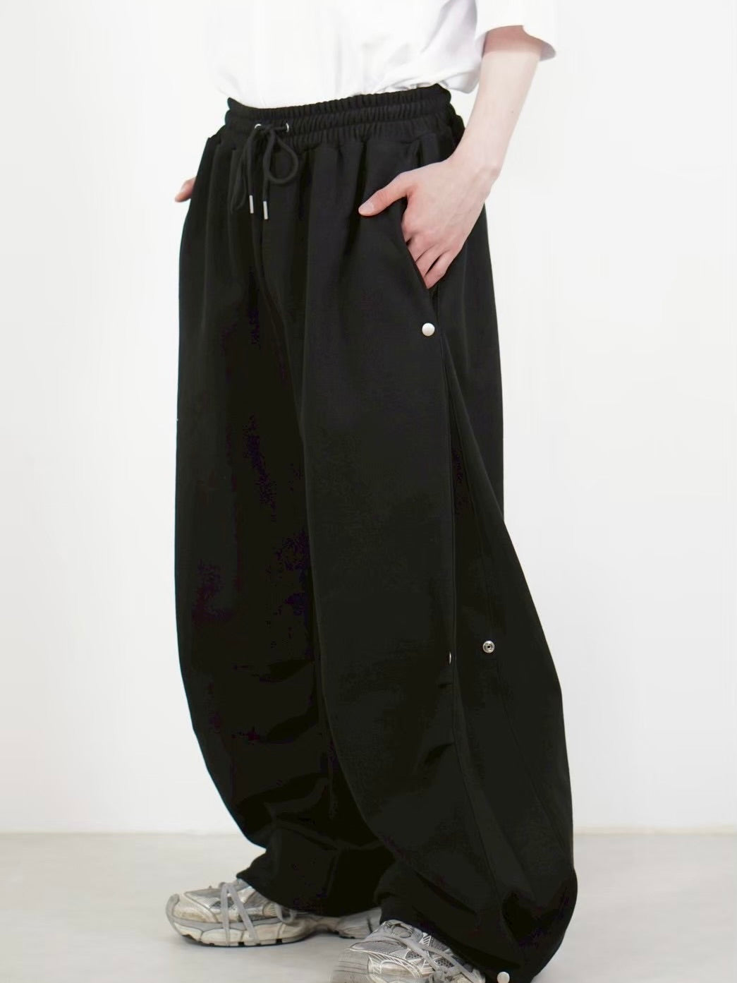 受注制【Chikashitsu +】side snap button sweat pants (2color)