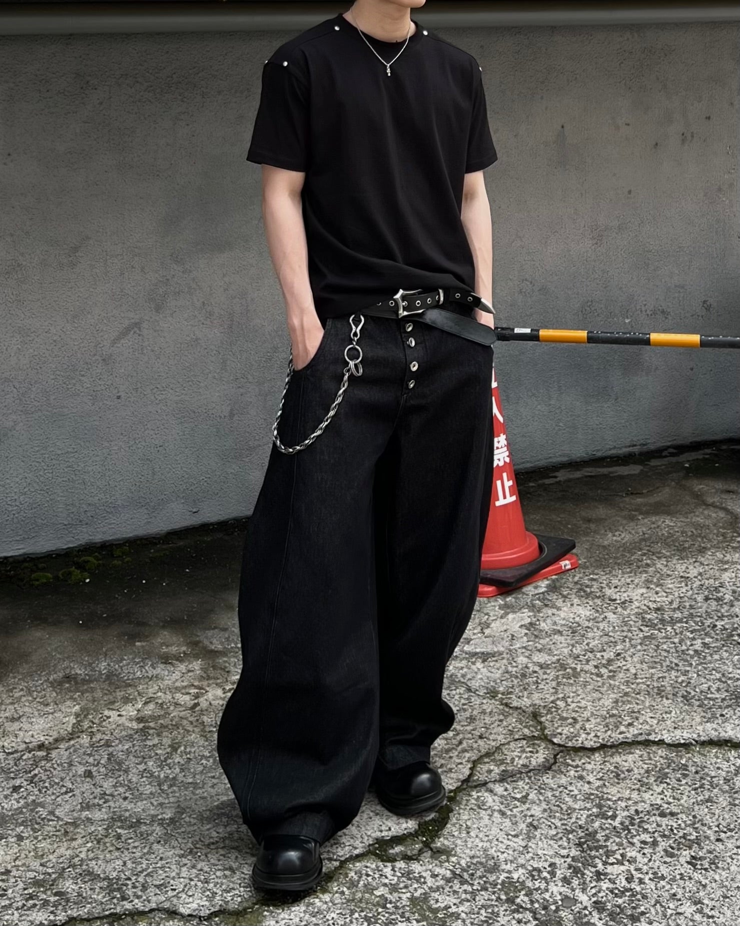 大阪店WEB限定受注制【Chikashitsu +】shoulder rivet t-shirt (3color)