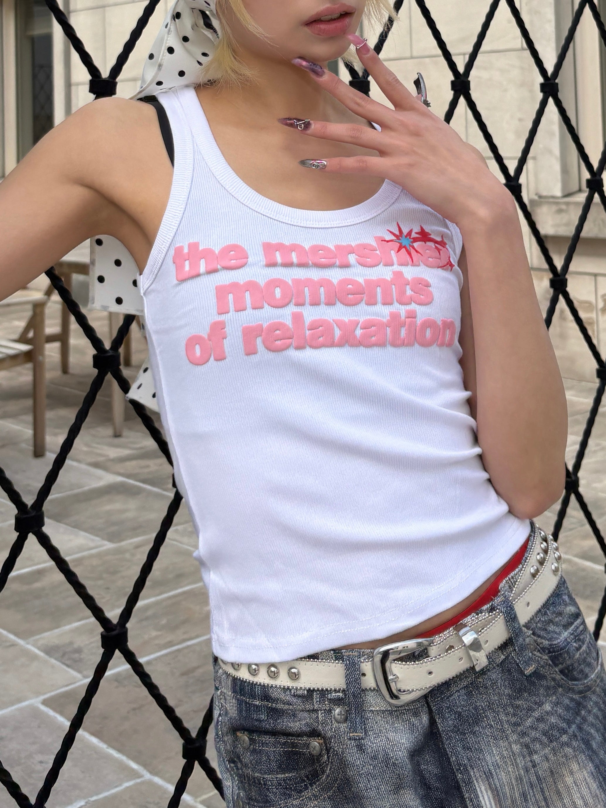 国際配送【Never mind the XU】graphic logo sleeveless (2color)