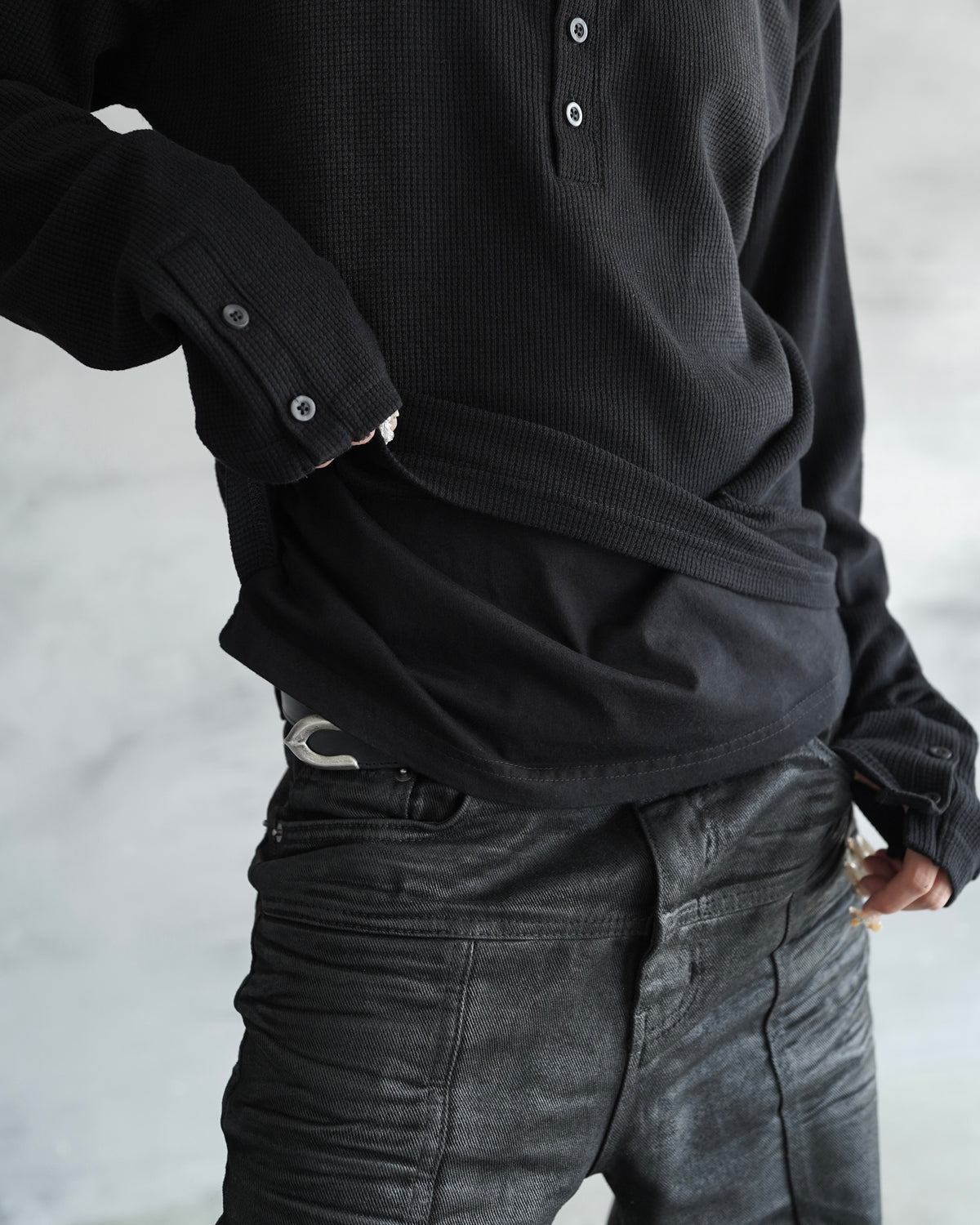 【CHIKASHITSU PLUS HIGH】Rust waffle layered henley neck tee(2color)