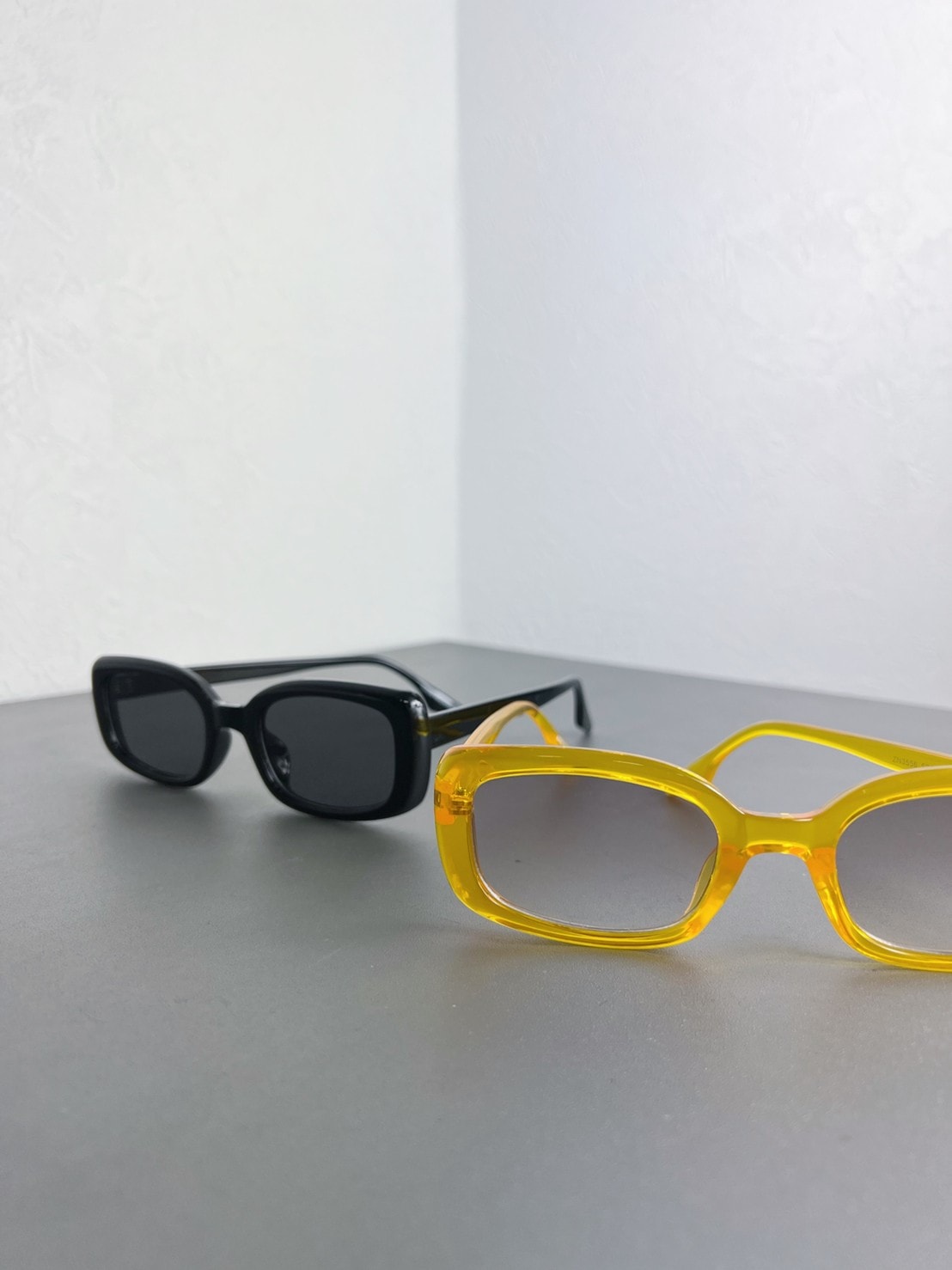 受注制【Chikashitsu +】square color sunglasses (2color)