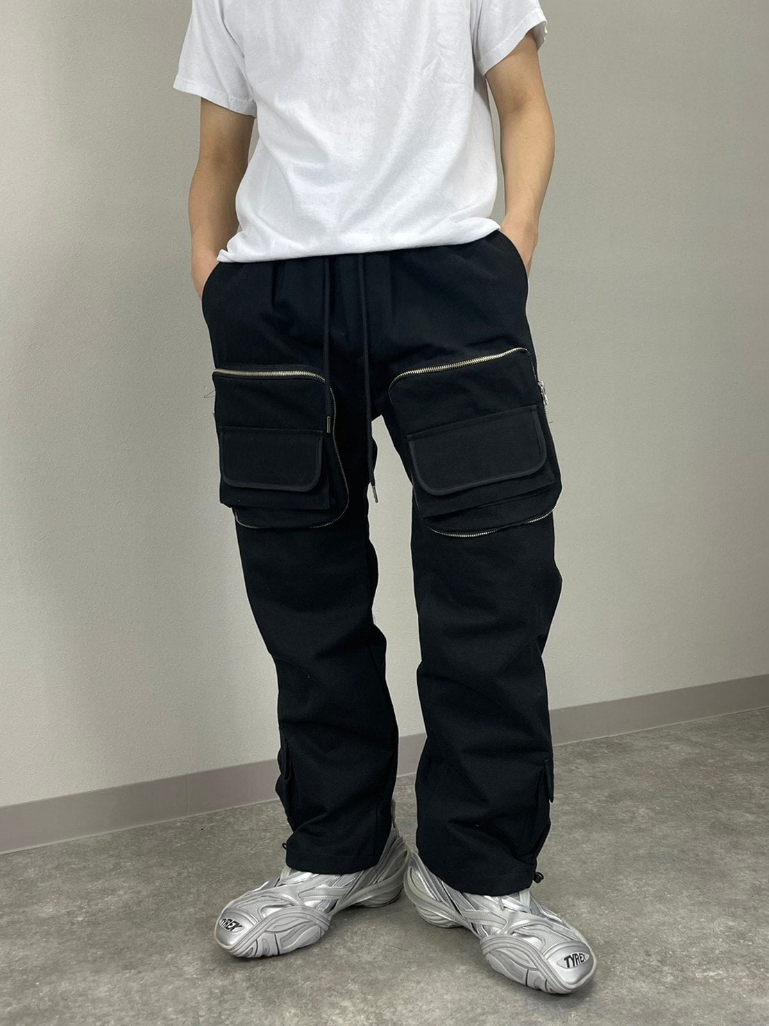 受注制【Chikashitsu +】front pocket design cargo pants (2color)