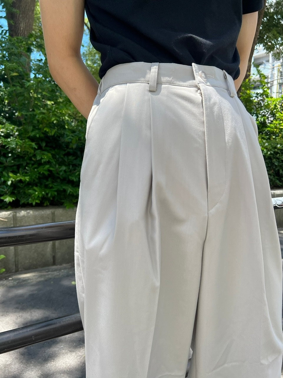 受注制【Chikashitsu +】wide tuck slacks (3color)